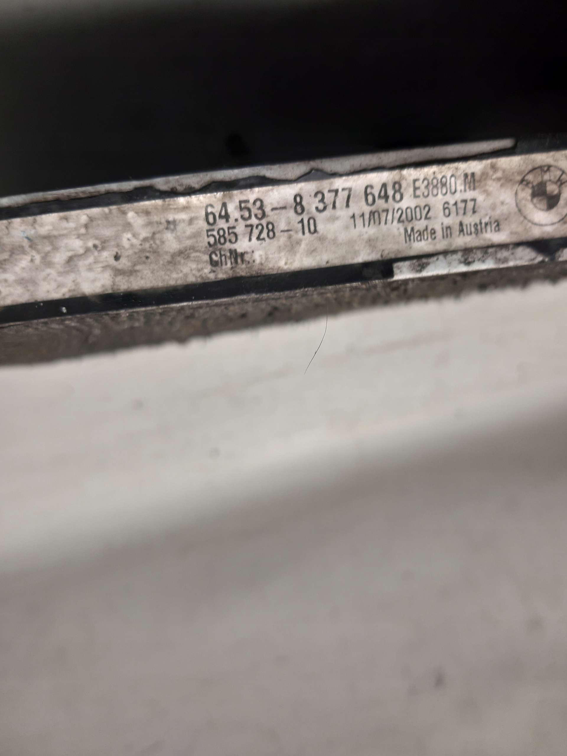 BMW E87 2.0D Radiateur climatisation KLIMY 58572810