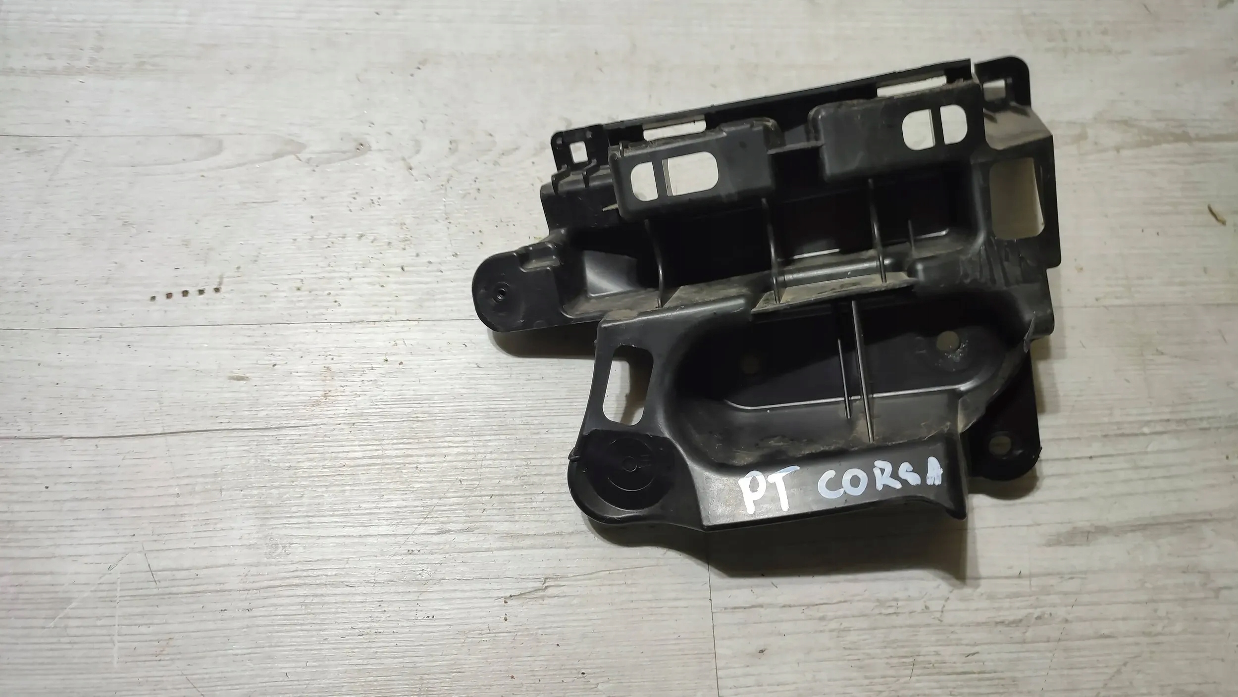 Opel Corsa F 1.2 22r. rear part side right bumper bracket