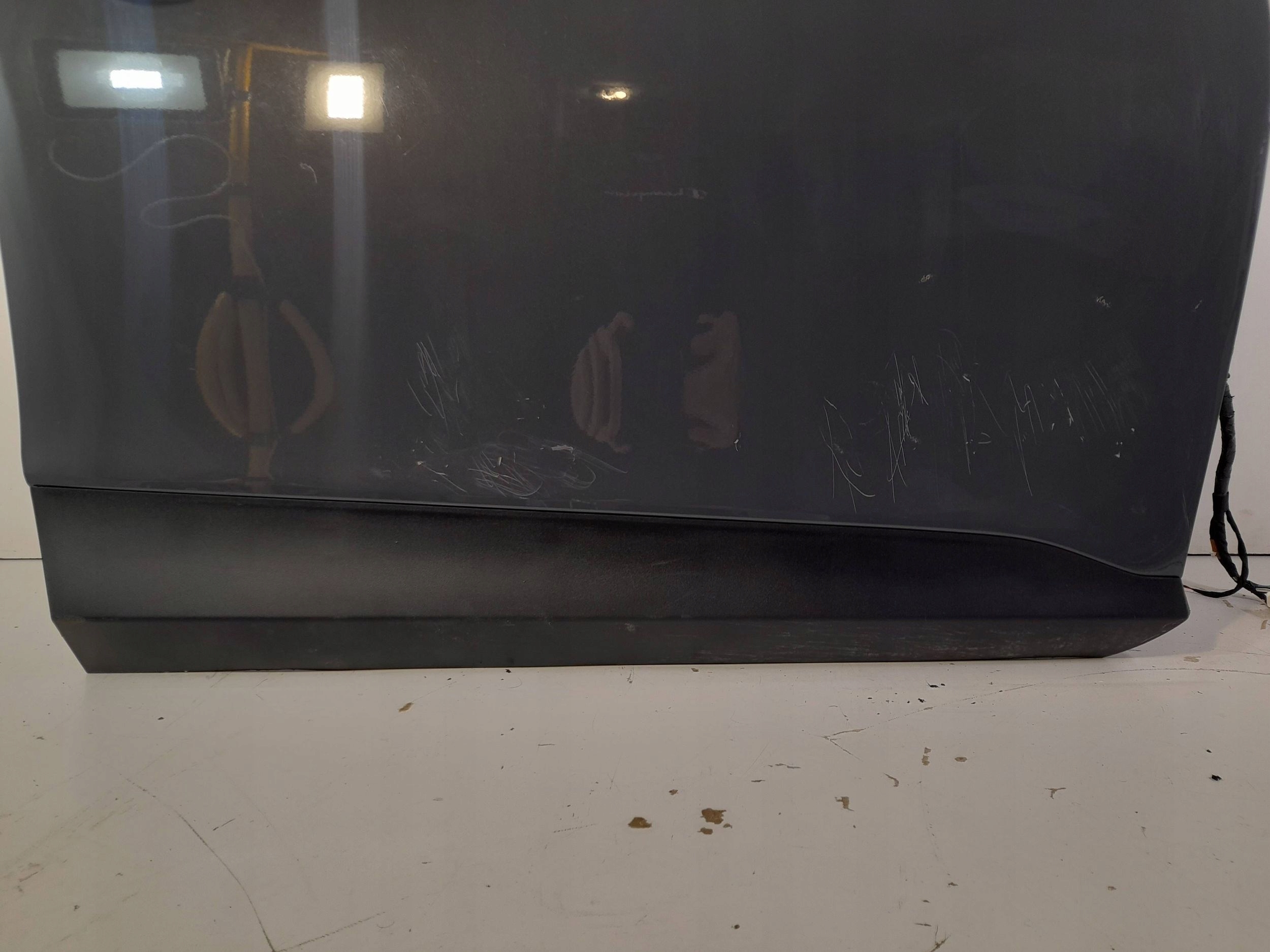 Toyota Yaris Cross door front right (T445)