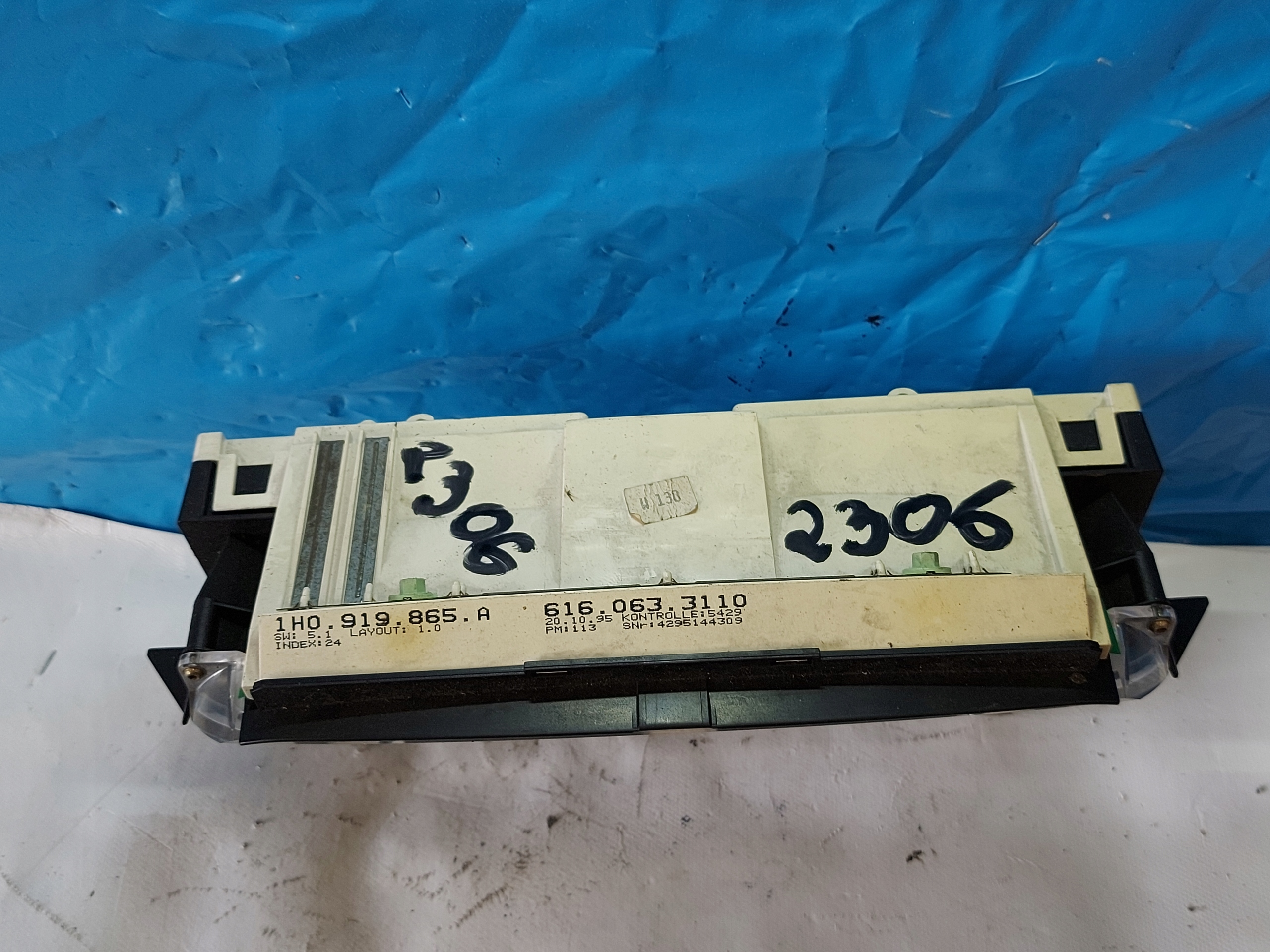 dials clock GOLF III 1.6 B 1H0919865A