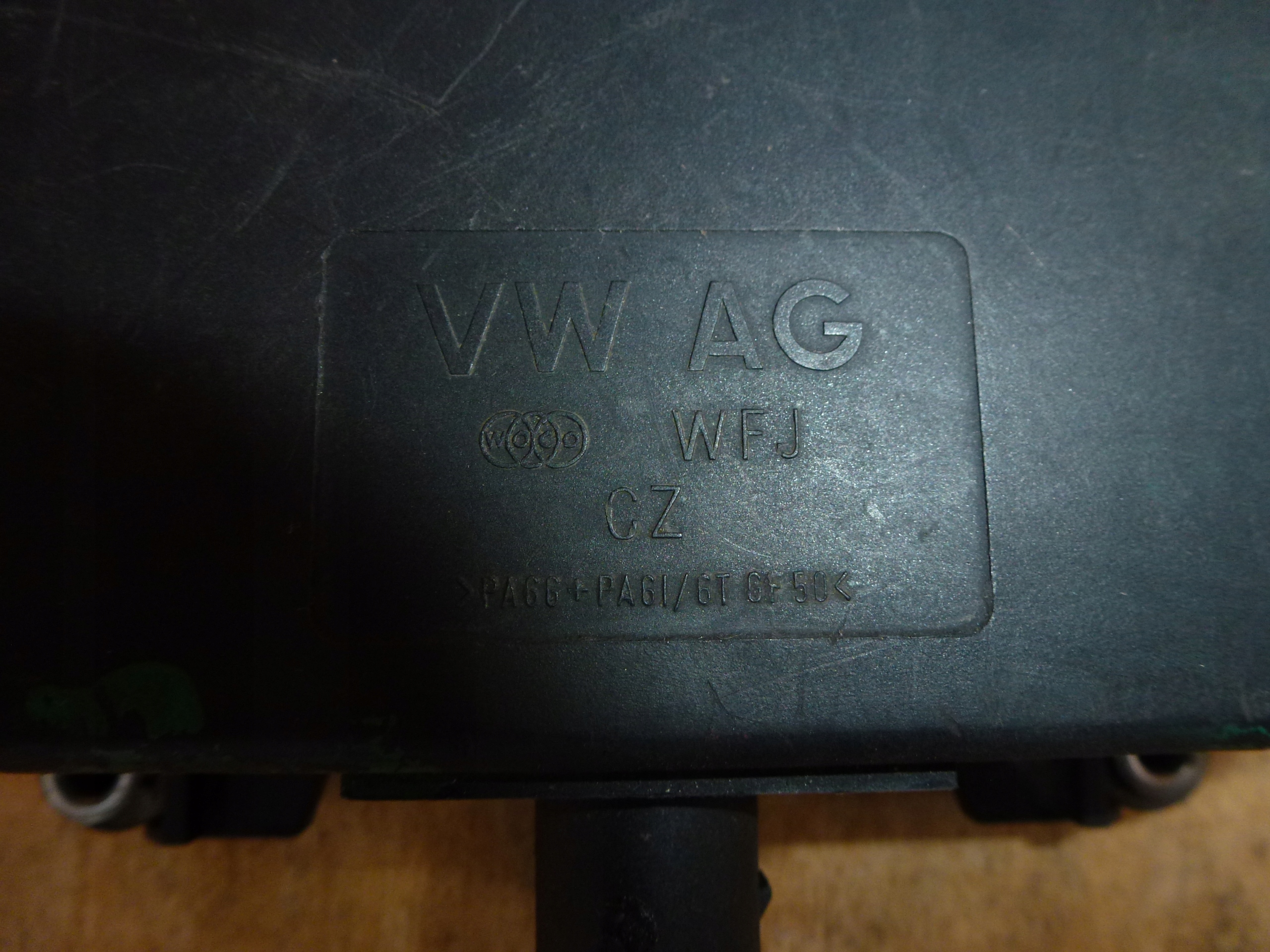 Audi OE 6Q0906625A клапан