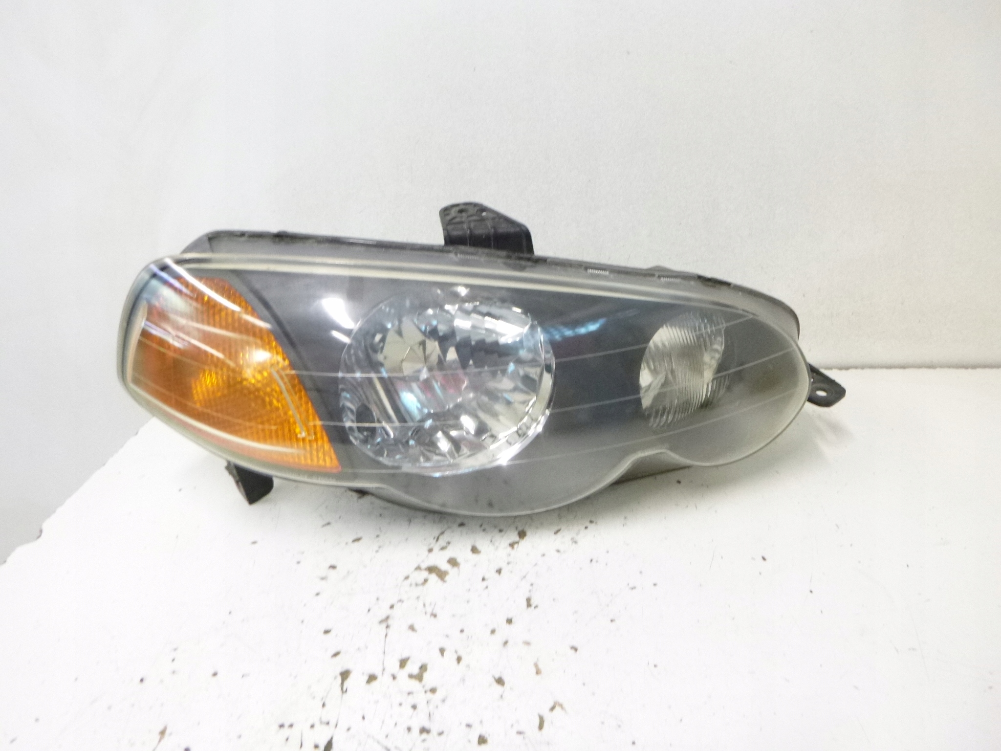 light front right Honda HRV 2000r. Stanley R7651R
