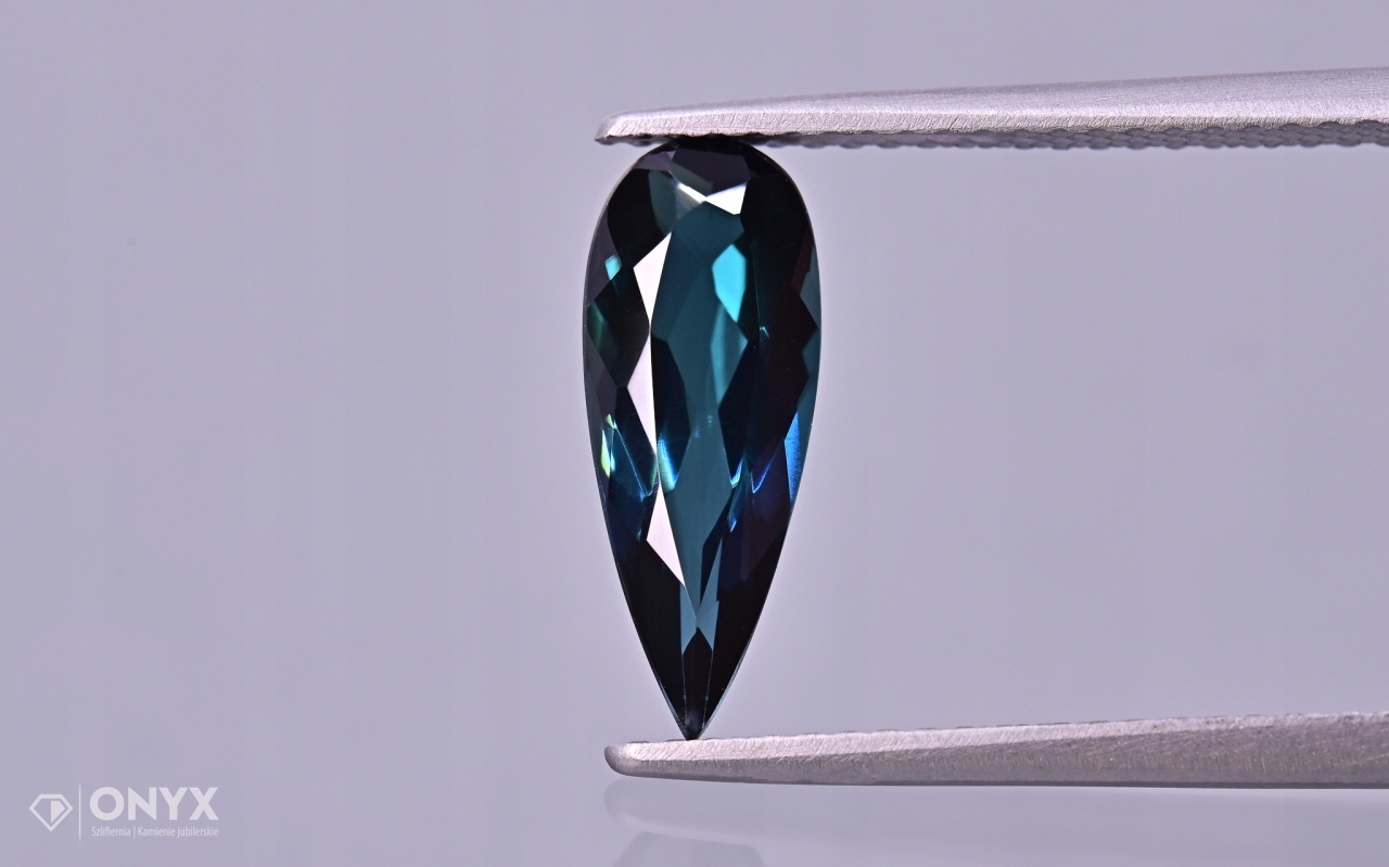 Turmalín Indigolit fazetovaná slza 13,5x5,5 mm