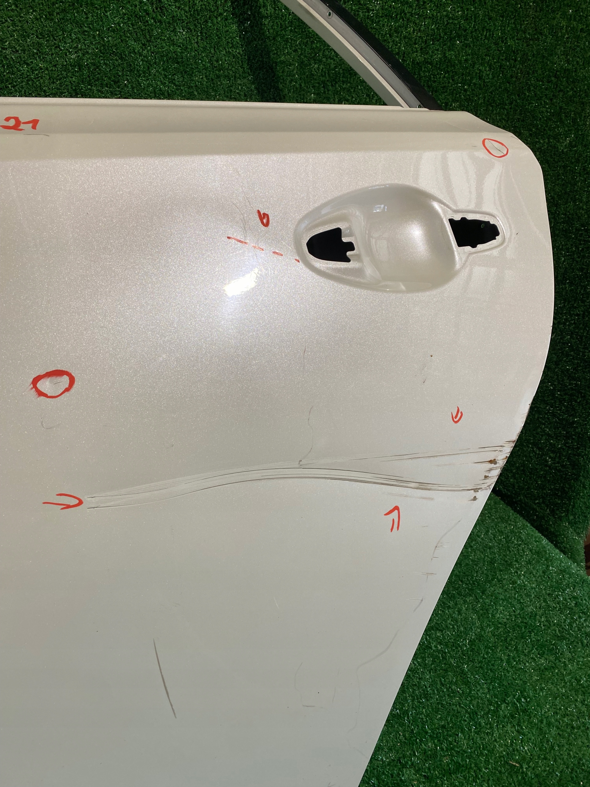 door left rear. TOYOTA AURIS II HB