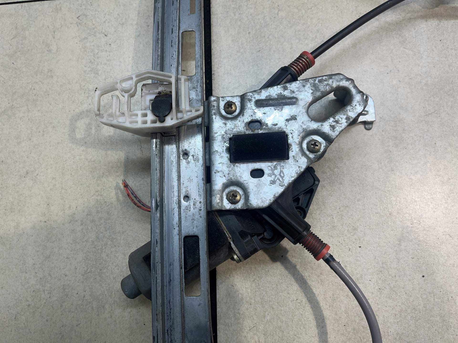 window regulator left front PEUGEOT 206 1.1