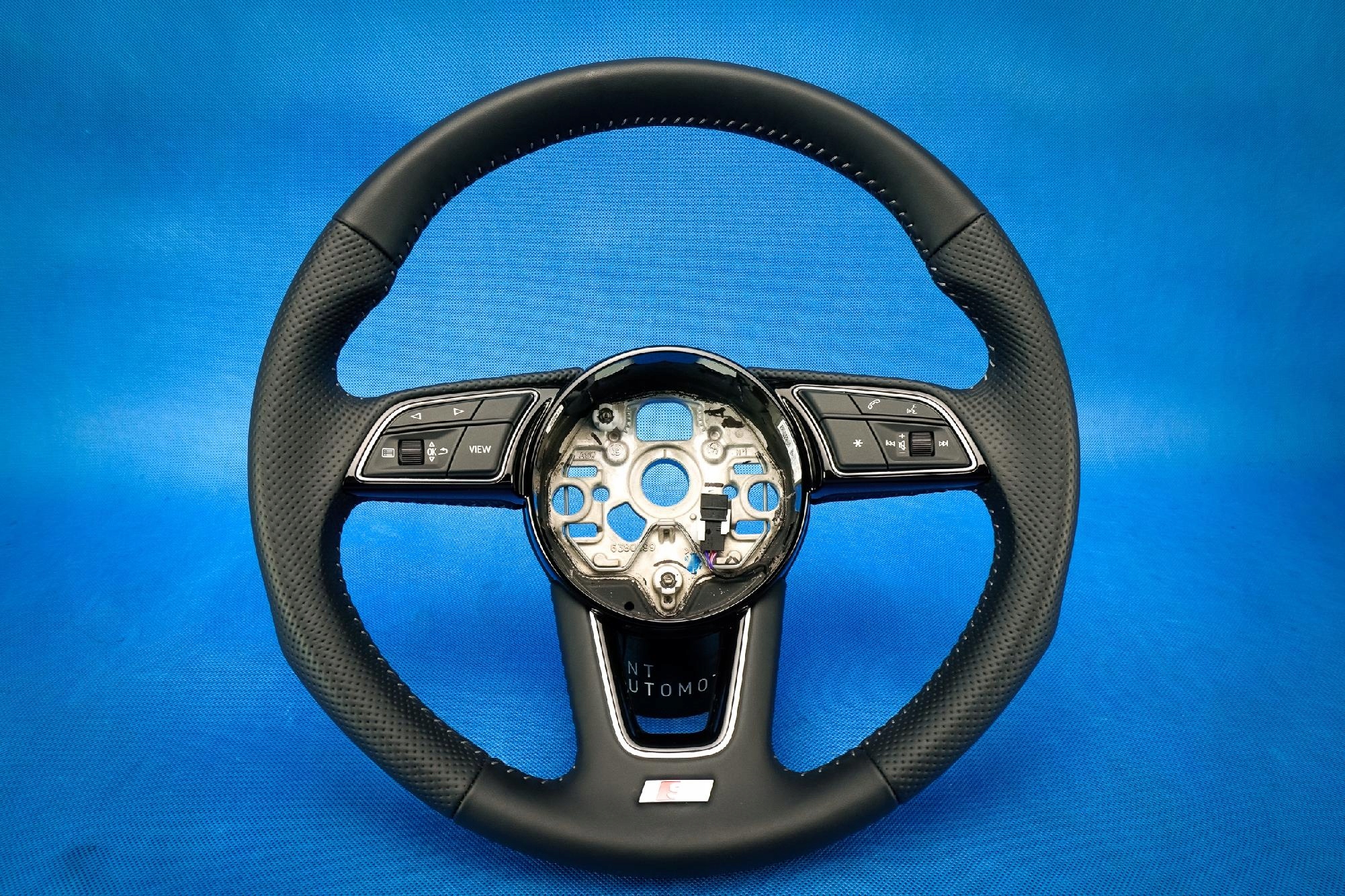 volan Audi A1 A3 S3 8Y 82A419091F QQT nova