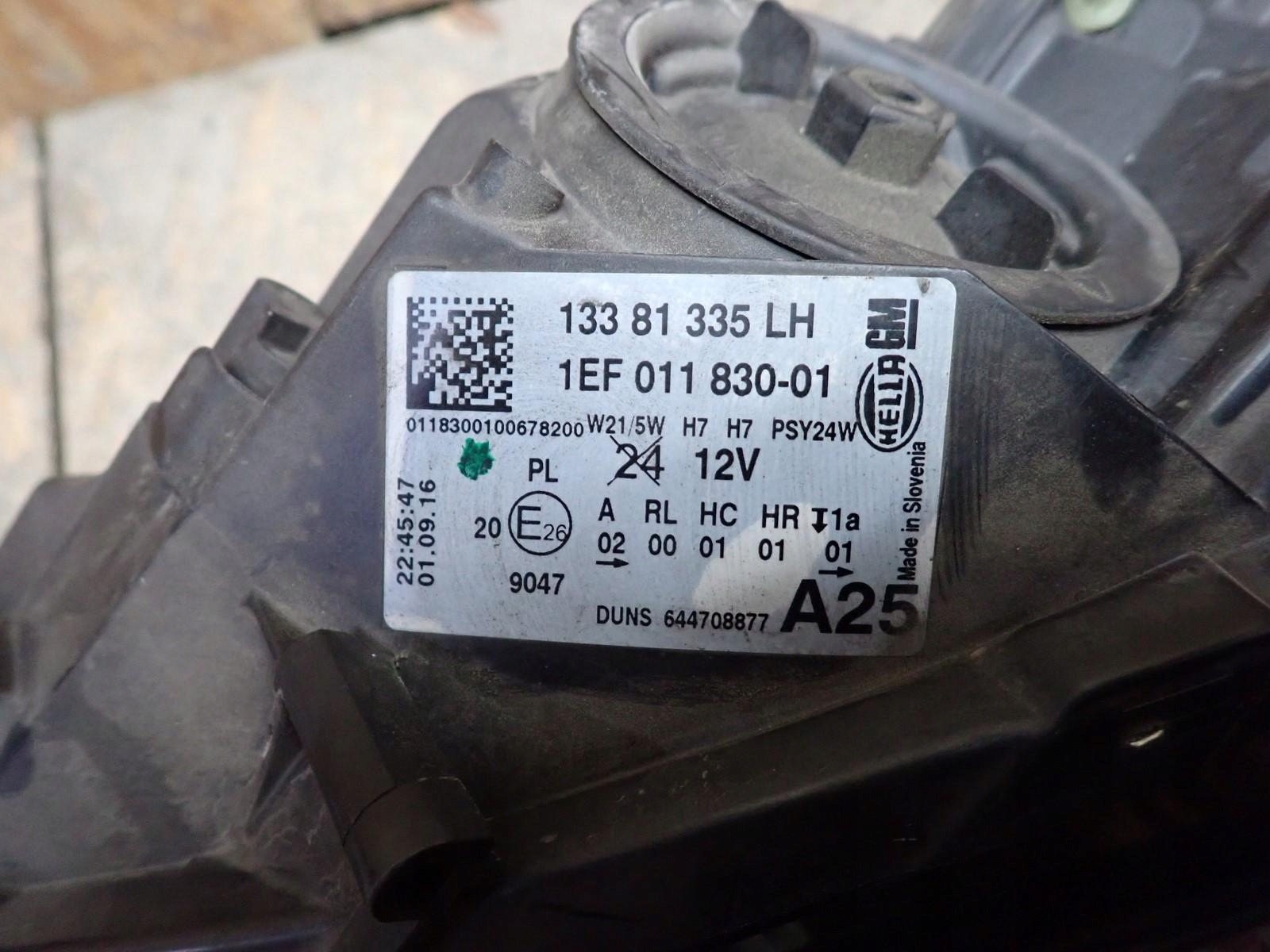light left REFLEKTOR left OPEL CORSA E X15 2014-2019R 13381335