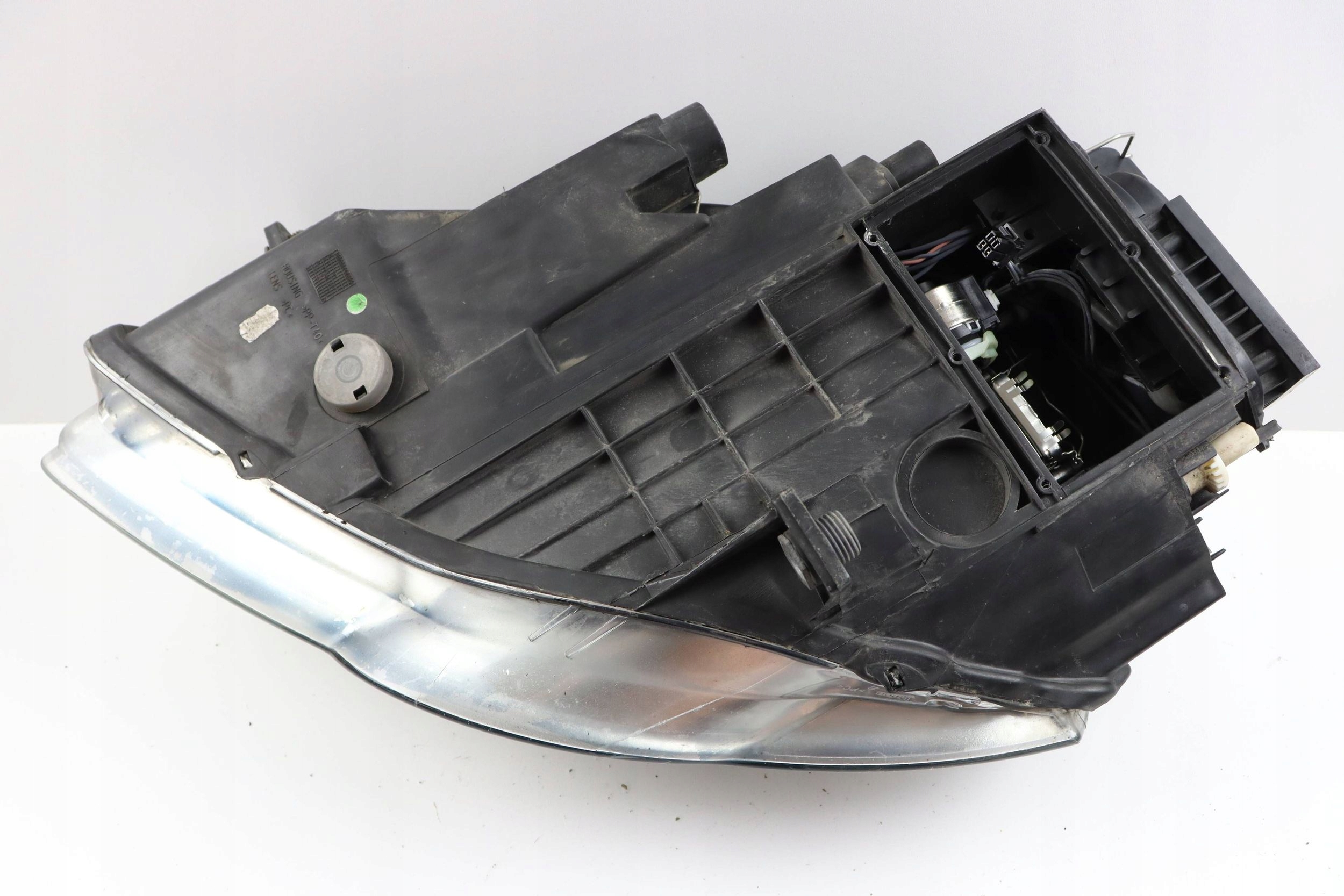 VW PASSAT B6 light front right front BI-XENON SKRETNA EUROPA 3C0941754G