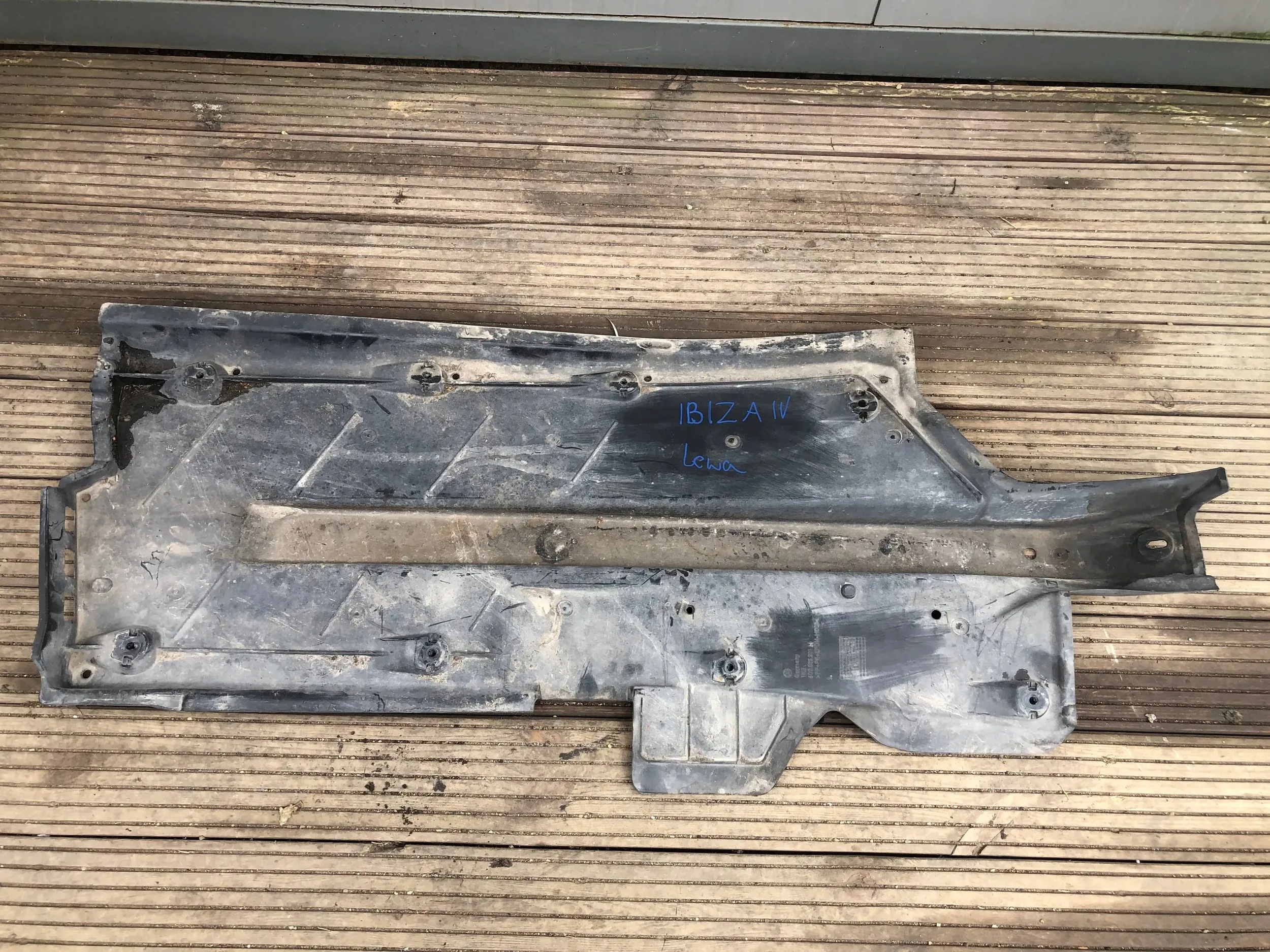 cover chassis left SEAT IBIZA IV 6Q0825201H