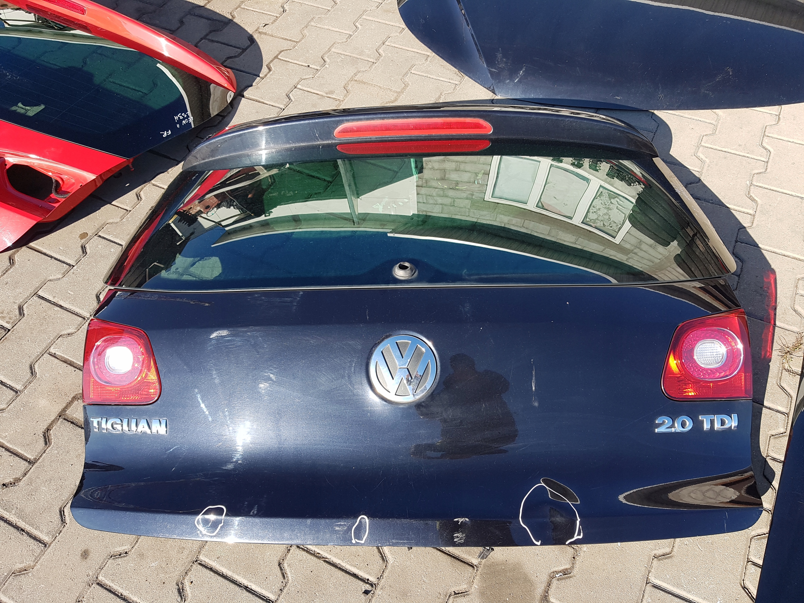 VW TIGUAN In 06-15r КРЫШКА БАГАЖНИКА ЗАД. Lc9x