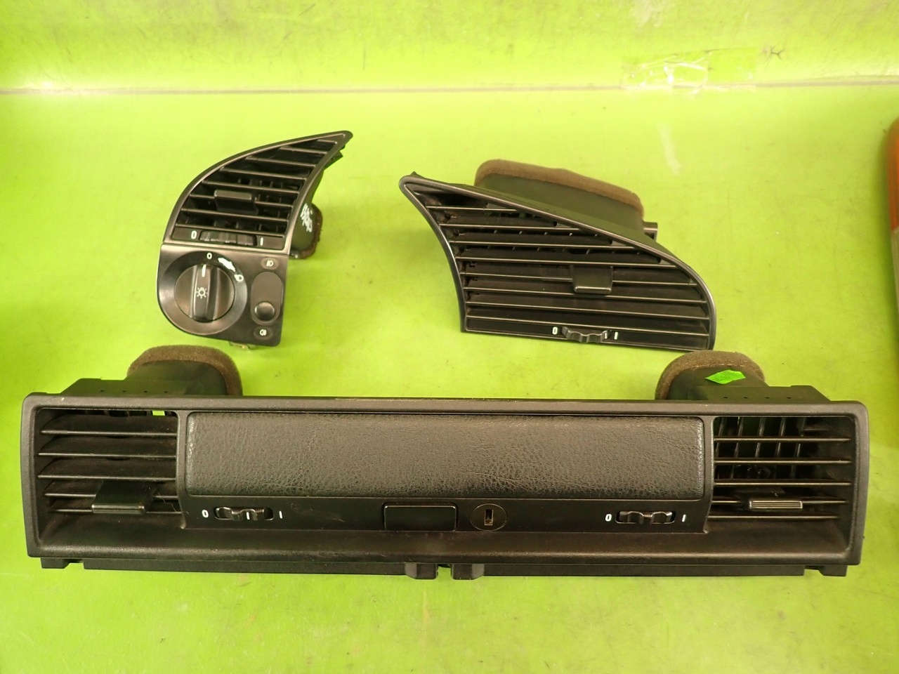 Вентиляційні решітки BMW E36 Вимикач світла 94R