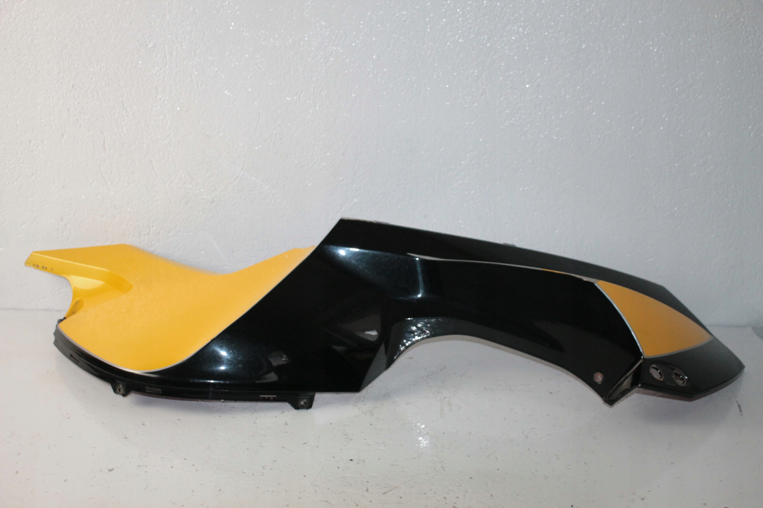 26 - BMW F800S F800 S 06-10 обтекатель боковой бекон левый