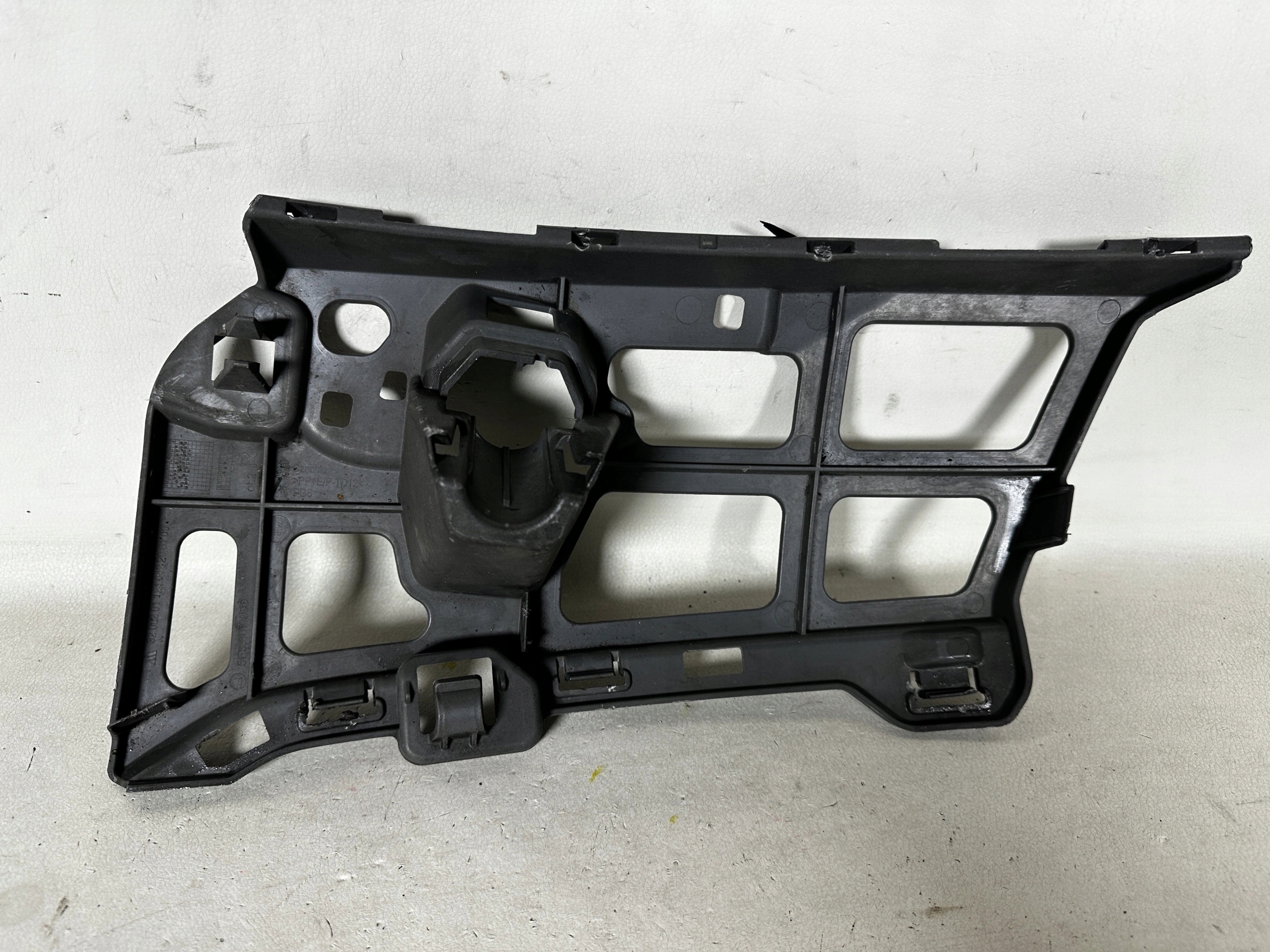 Skoda Octavia IV bumper bracket holder front 5E3807056