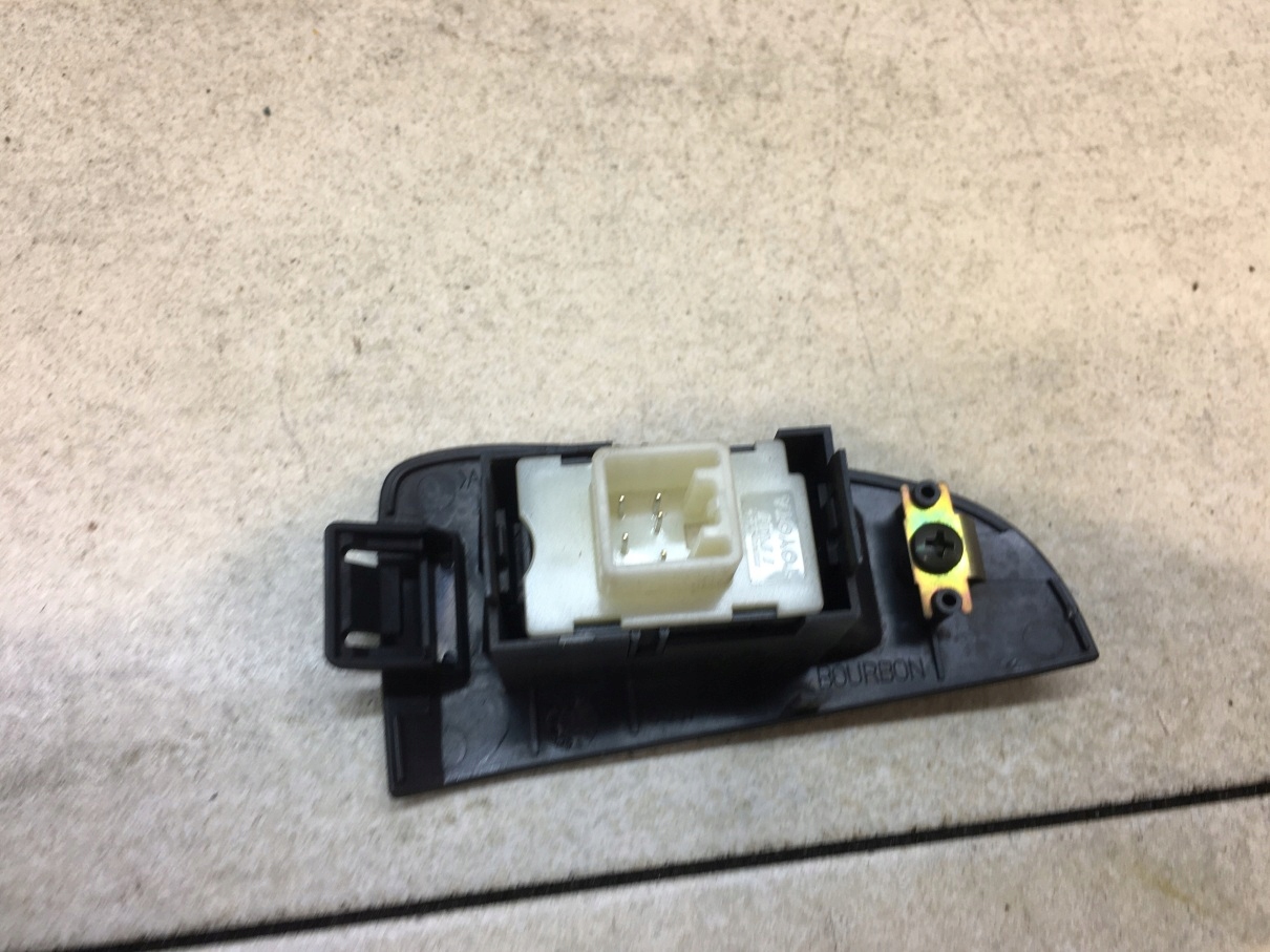 PANEL windows left rear part TOYOTA AVENSIS T25 74272-05020