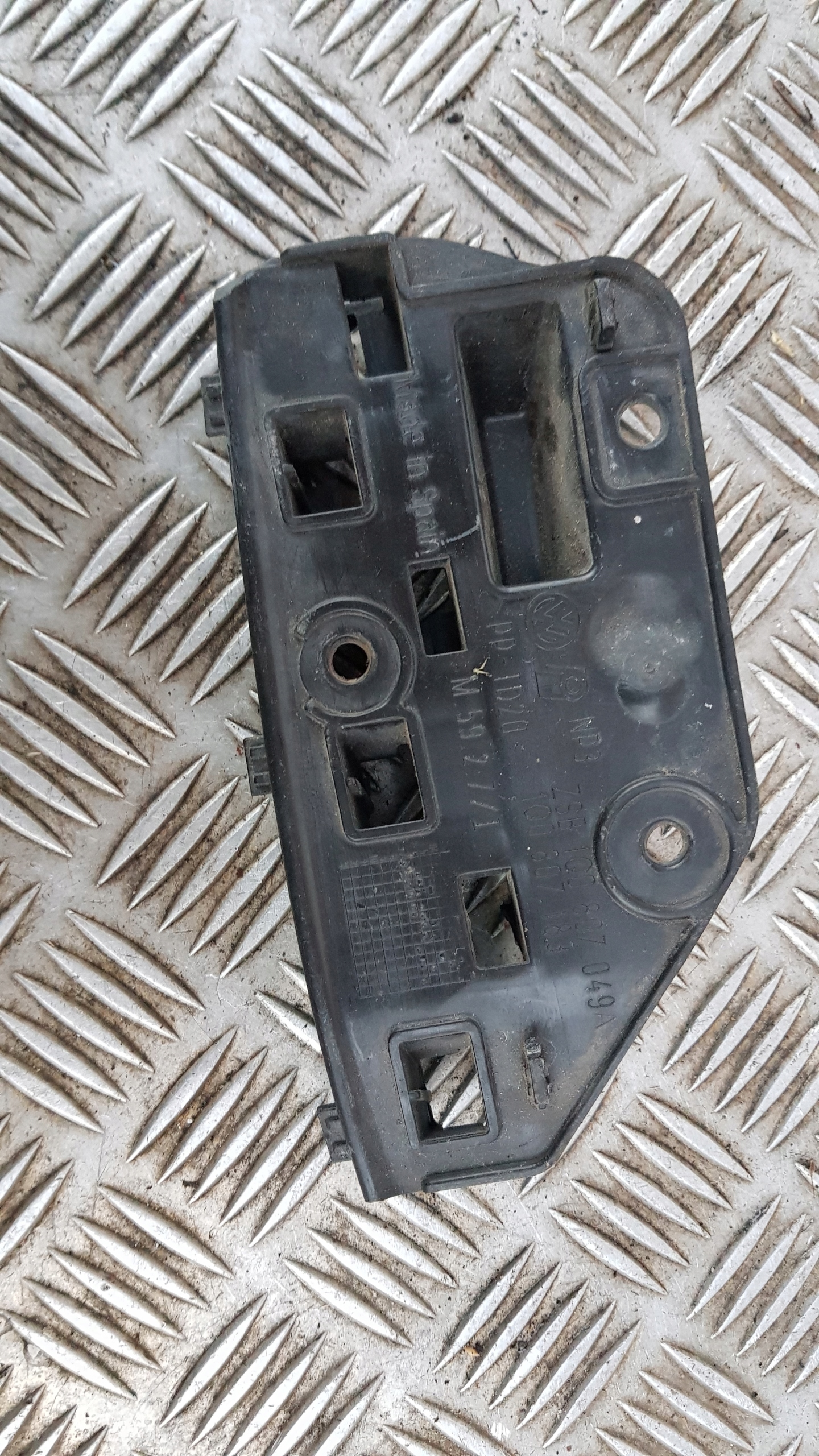 VW EOS Support Support plaque Pare choc Gauche Avant 1Q0807183