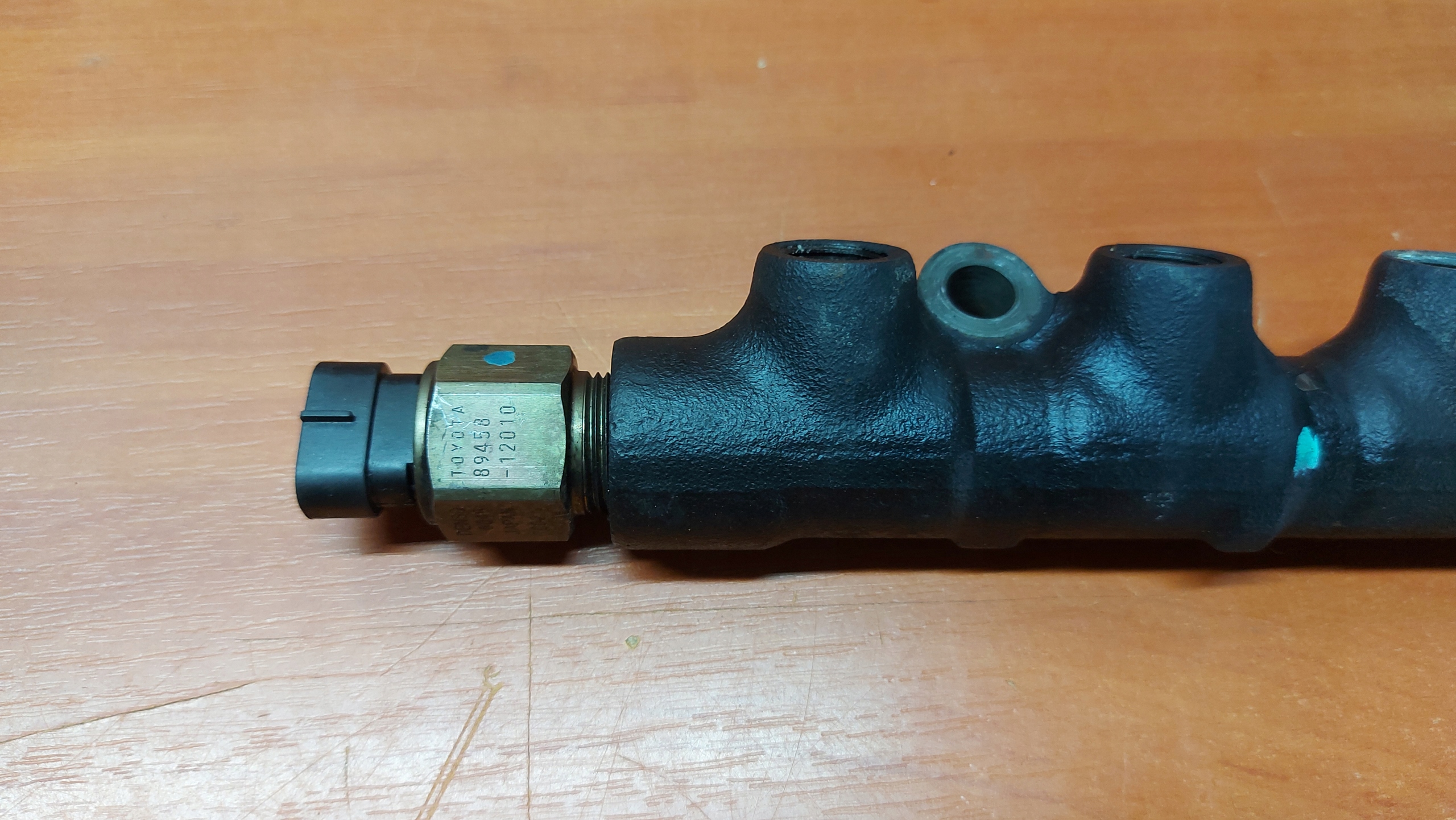 Rampe injection TOYOTA AVENSIS T22 COROLLA E11 2,0 110KM D4D