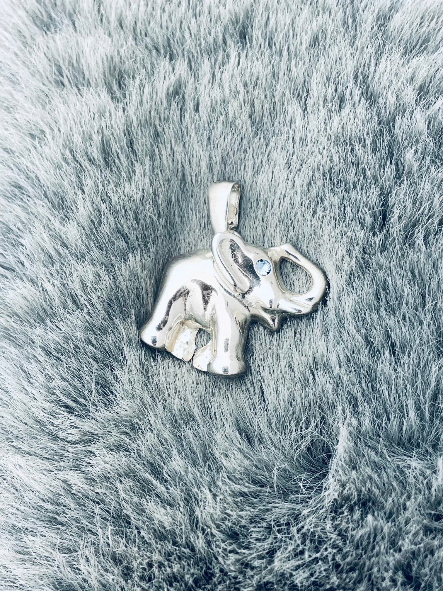 Stříbrný přívěsek s přívěskem slon slon se zirkonem