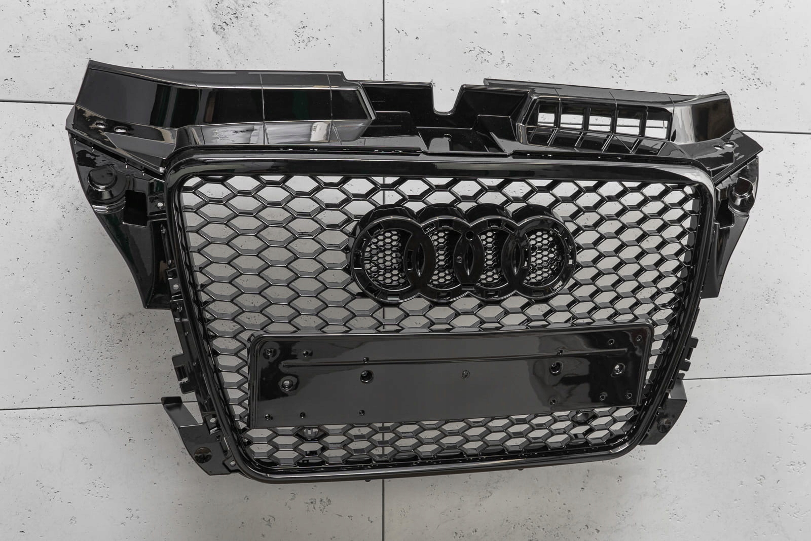 AUDI a3 8p 08-13 гриль стайлінг на RS3 чорний