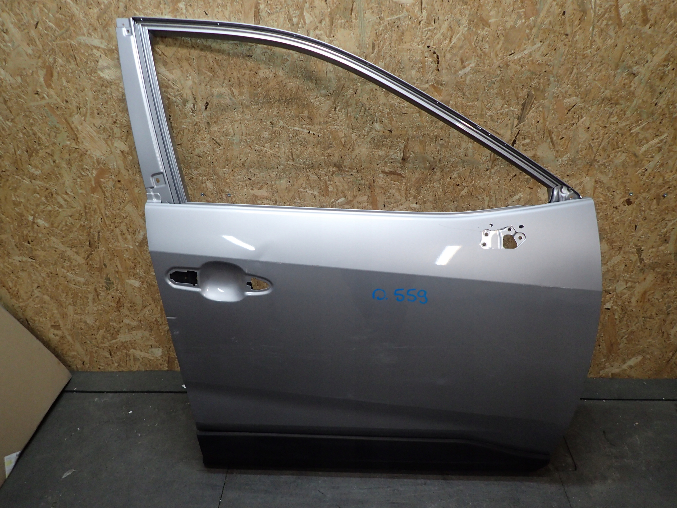 DOOR FRONT RIGHT TOYOTA RAV 4 18