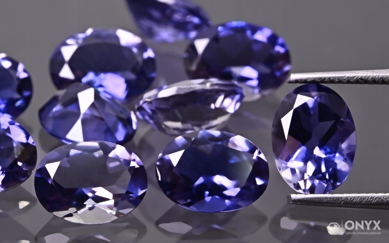 Iolit fasetovaný ovál 8x6 mm