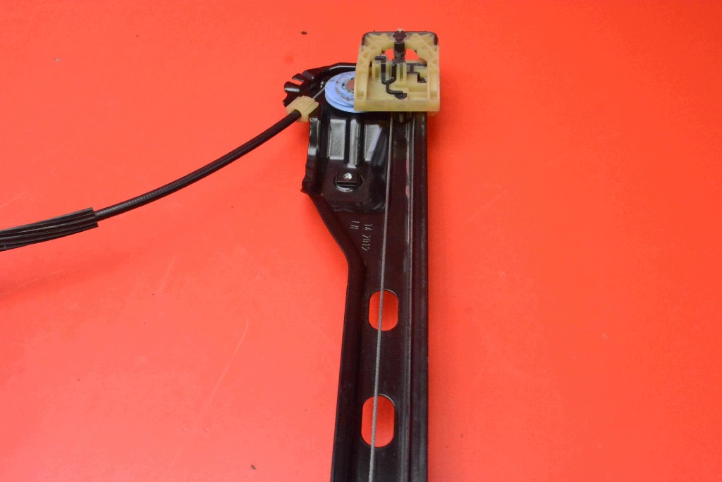 window regulator left front EU 13260137 OPEL ZAFIRA C TOURER 12-16