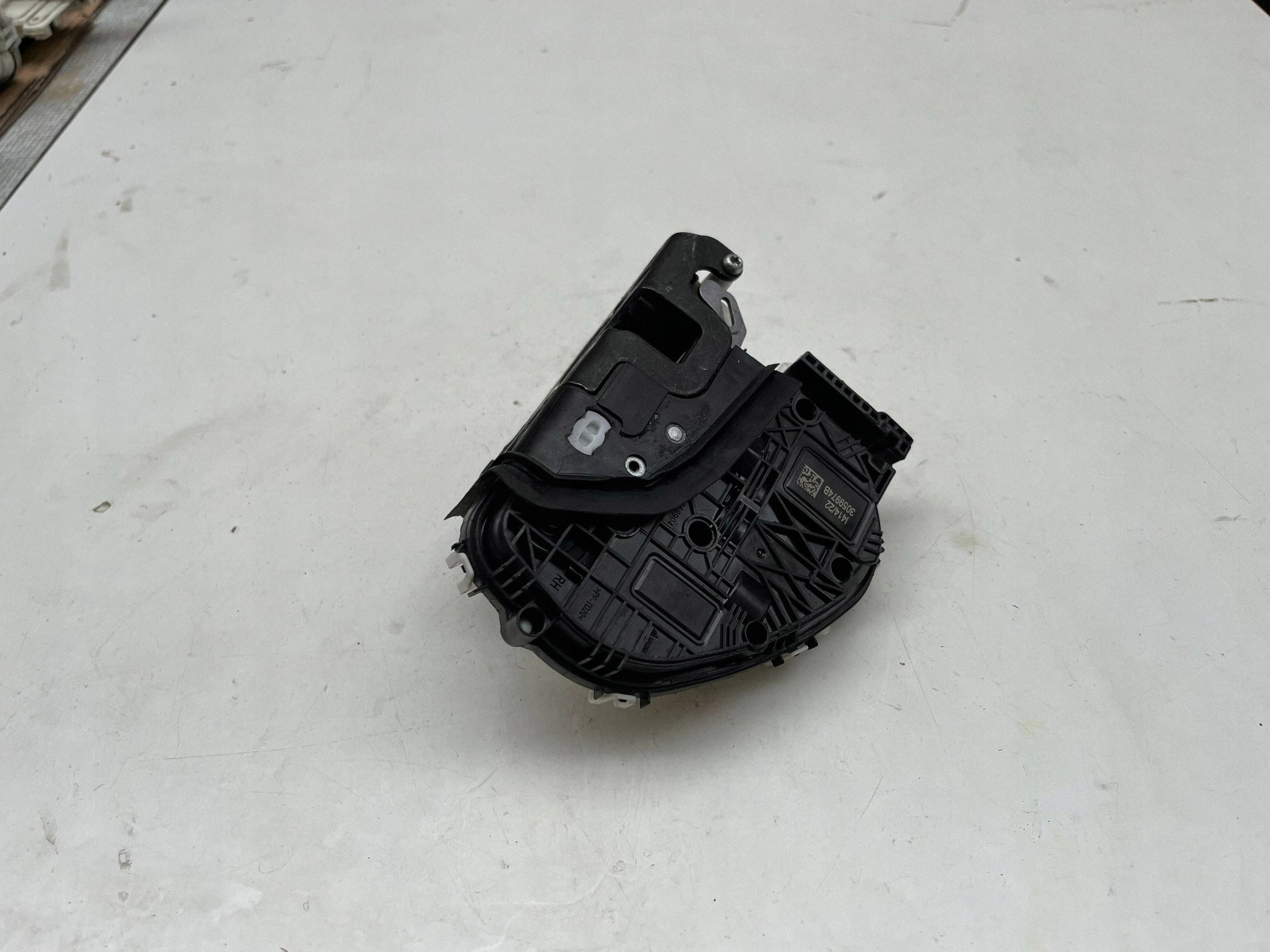 AUDI A4 B9 lock door right front 8X1837016D @M