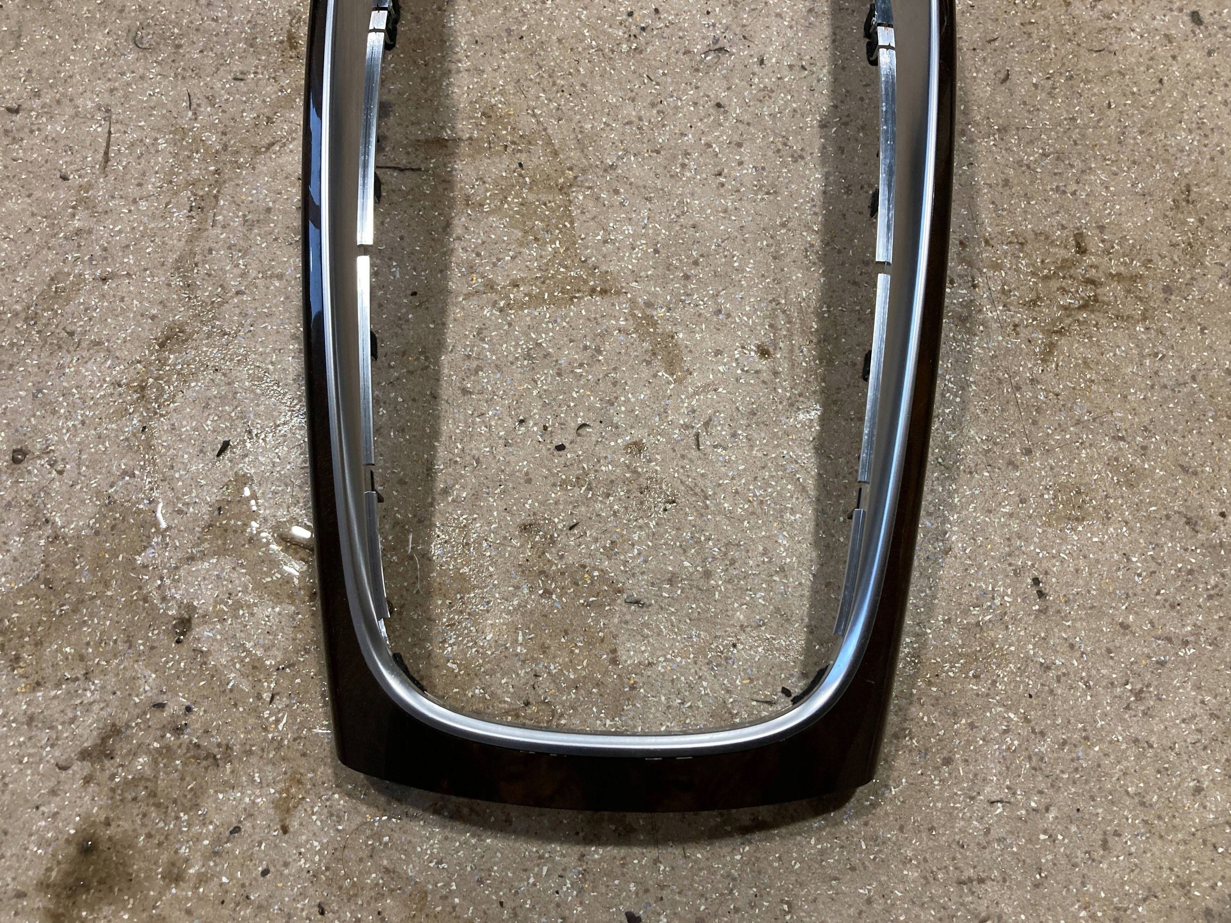 элемент консоли Audi Q5 SQ5 8R0863305R