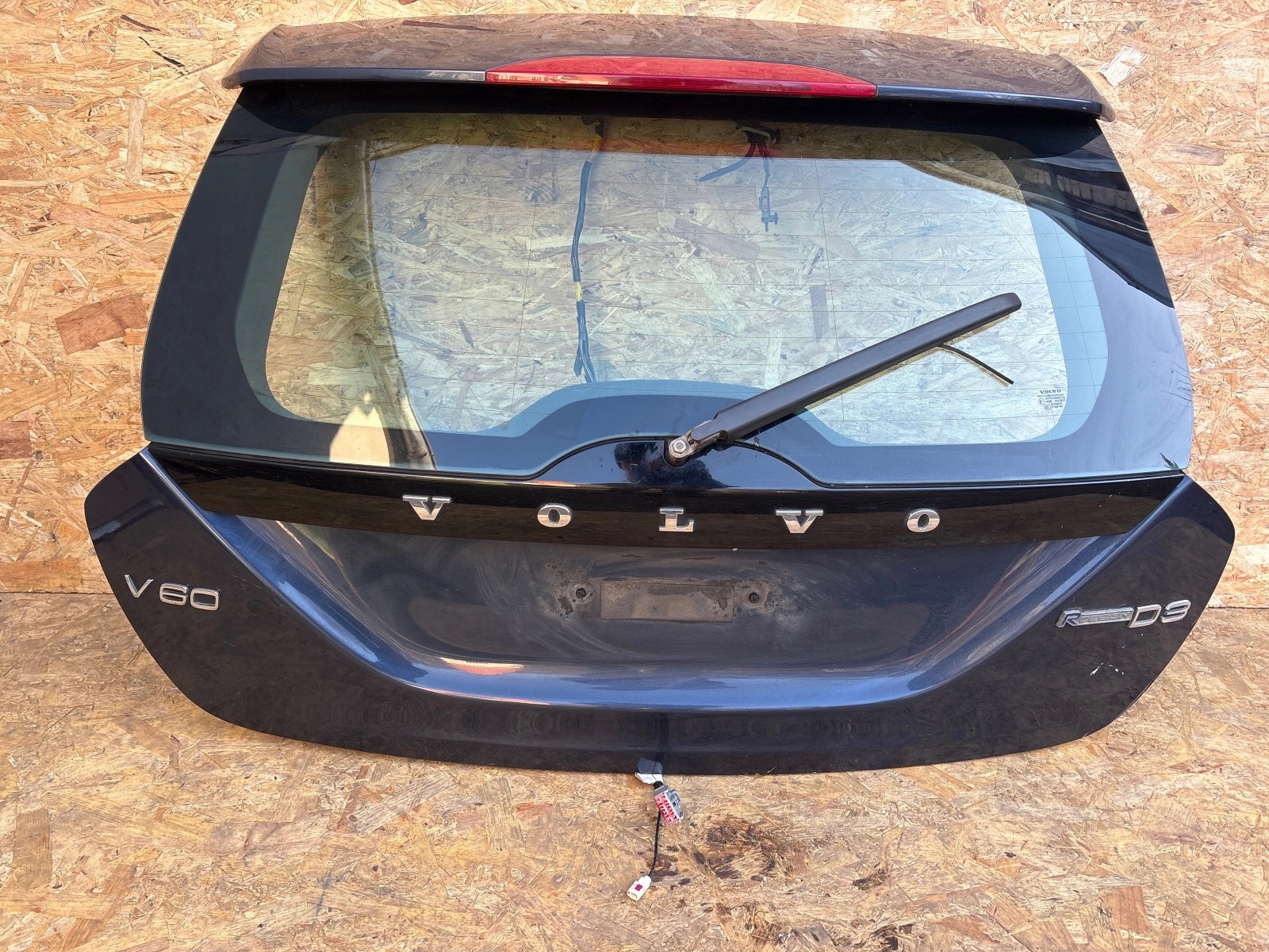 trunk door boot Volvo V60 and R-design