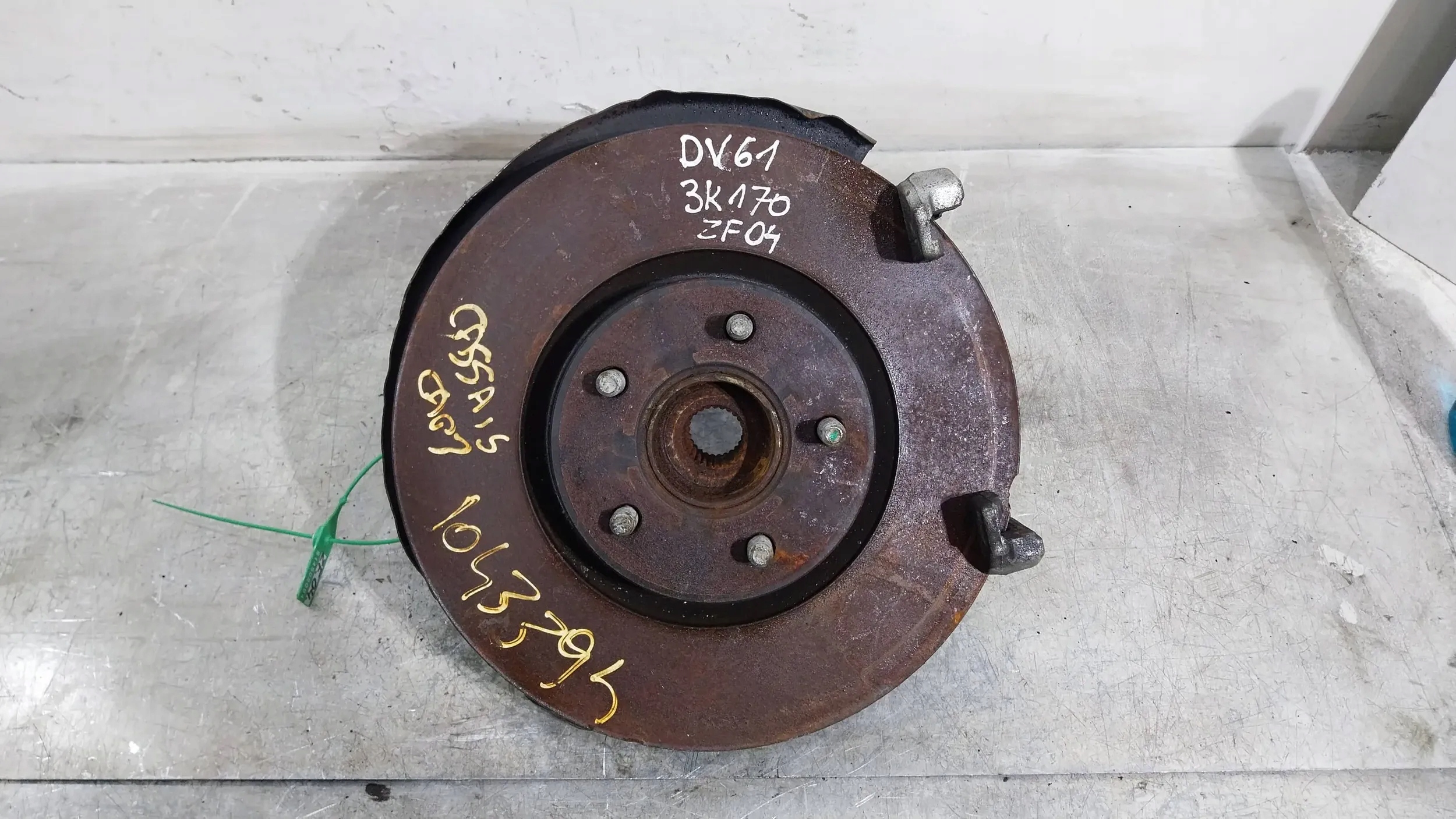 otoč čepu předek pravá DV613K170CAA FORD KUGA MK2