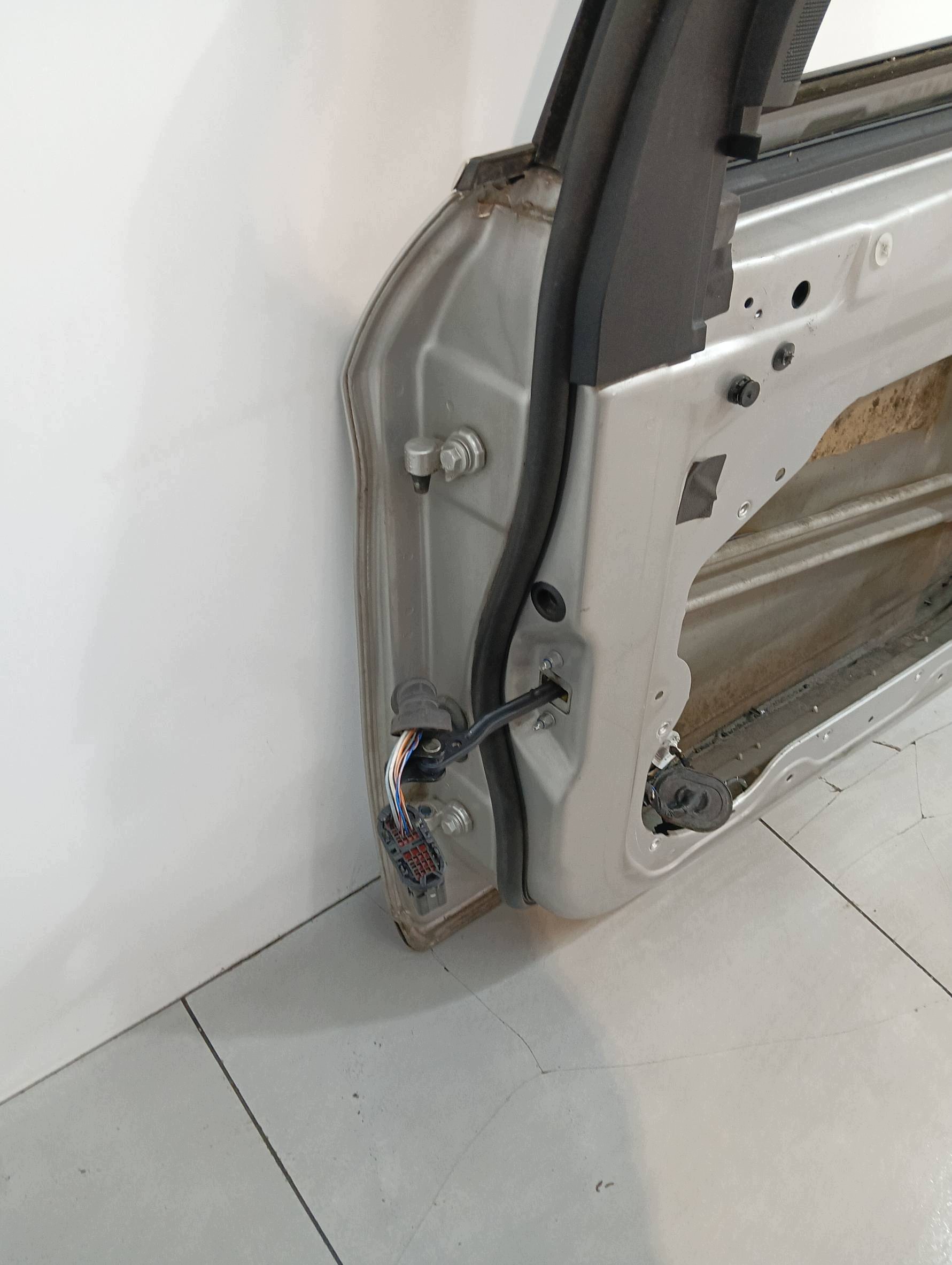 door right front O8 Ford Kuga and (2008-2012)