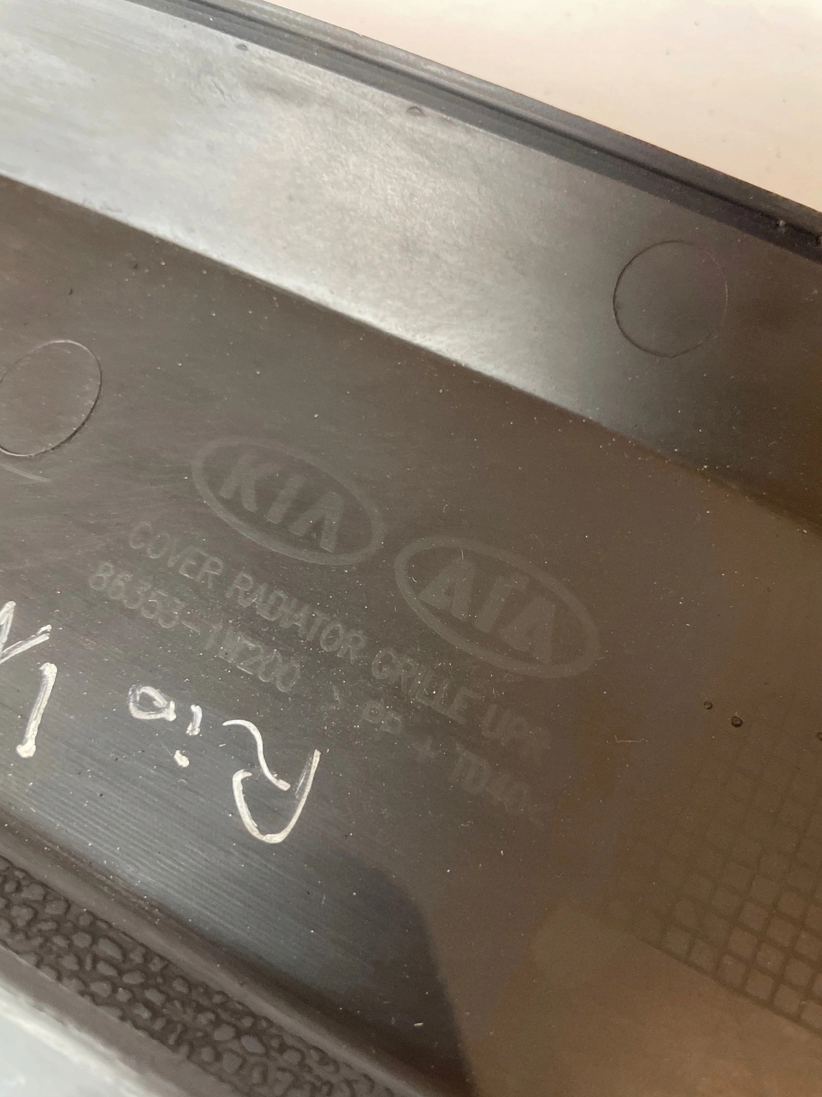 kryt stěny předního Horn Kia Rio III