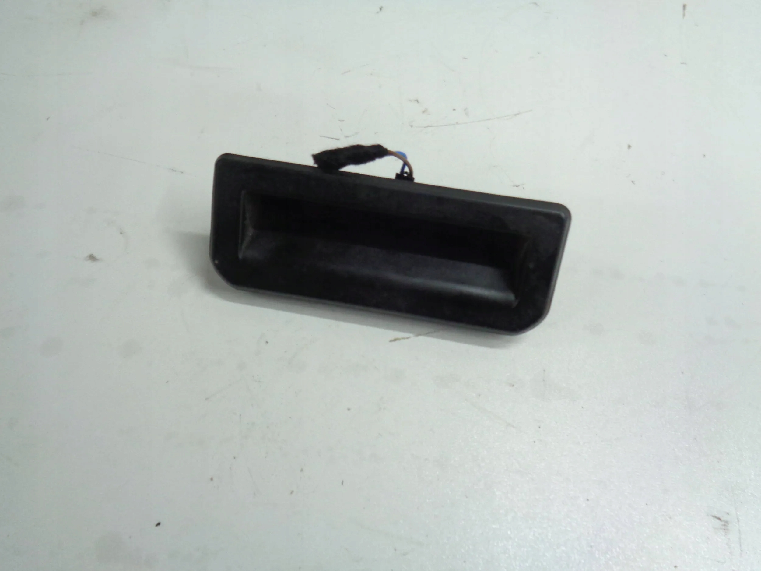 SKODA KAROQ handle bonnet boot MIKROSTYK 18r