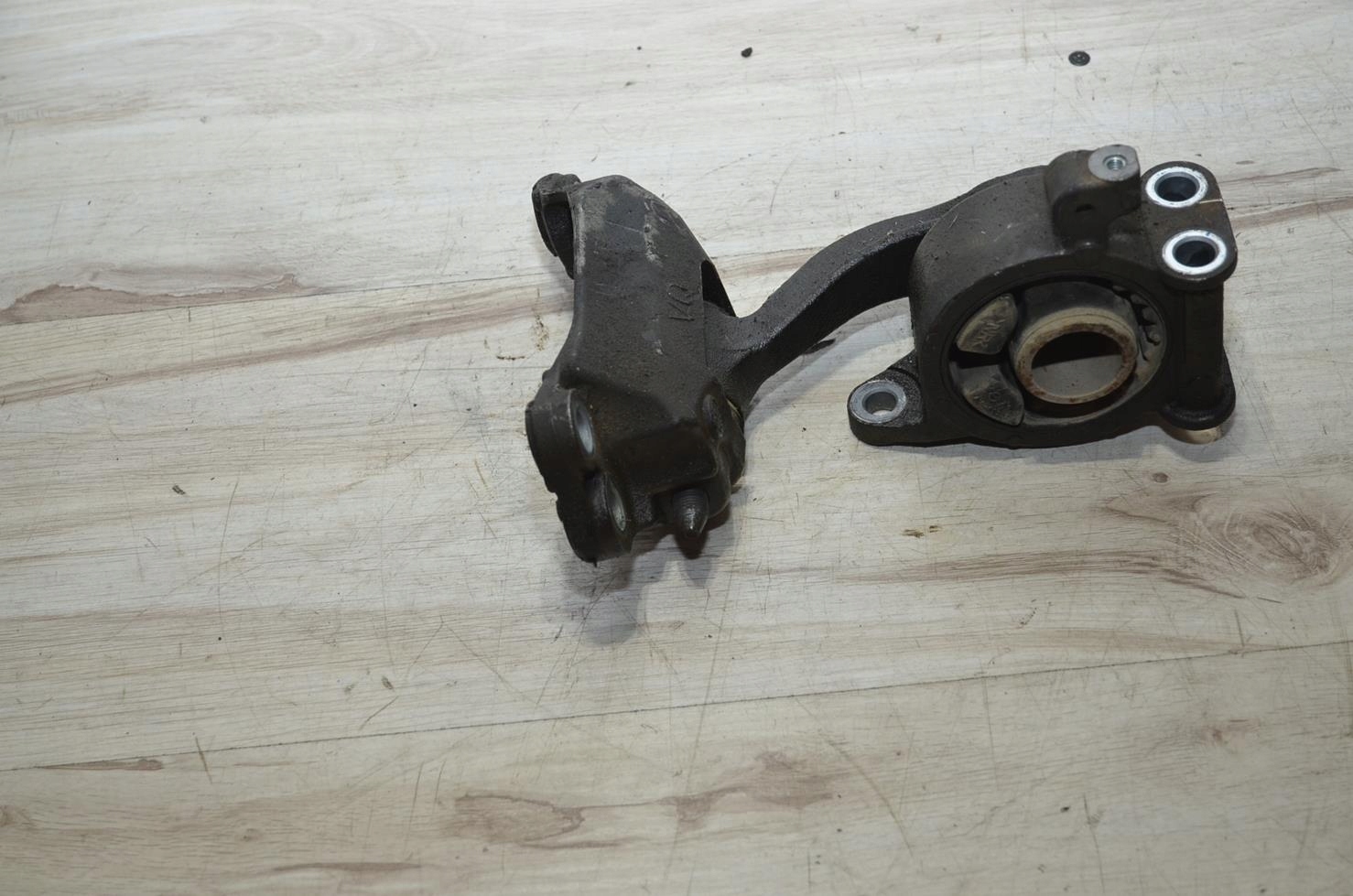 holder engine mount 3.5 V6 Nissan Murano Z51