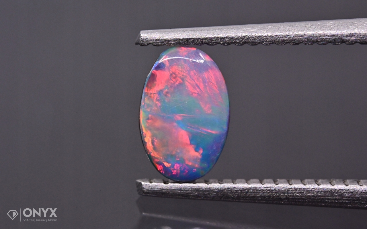 Opal Australská mělká konvexní dublet ovál 6x4 m