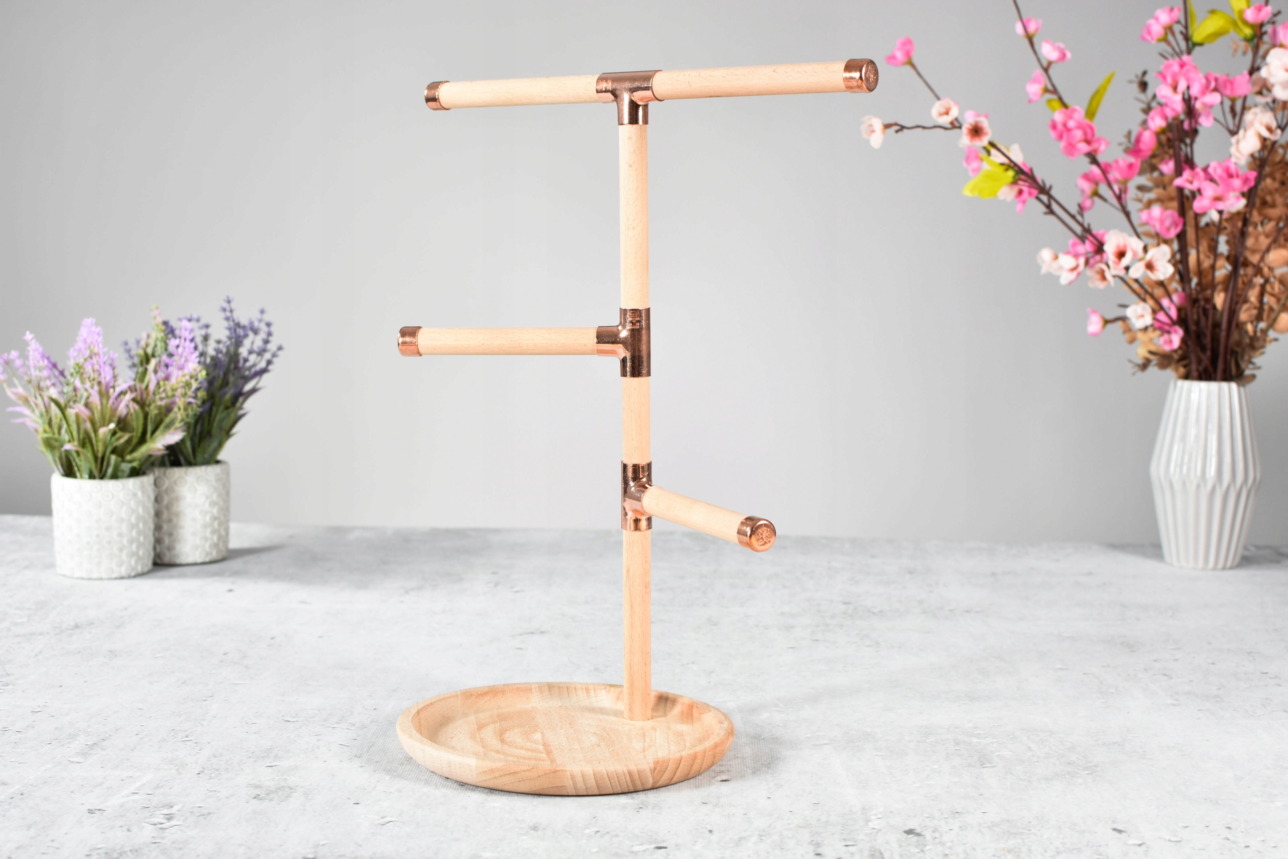 Organizér na šperky náhrdelníky řetízky stojan dřevěný akcesoria dárek