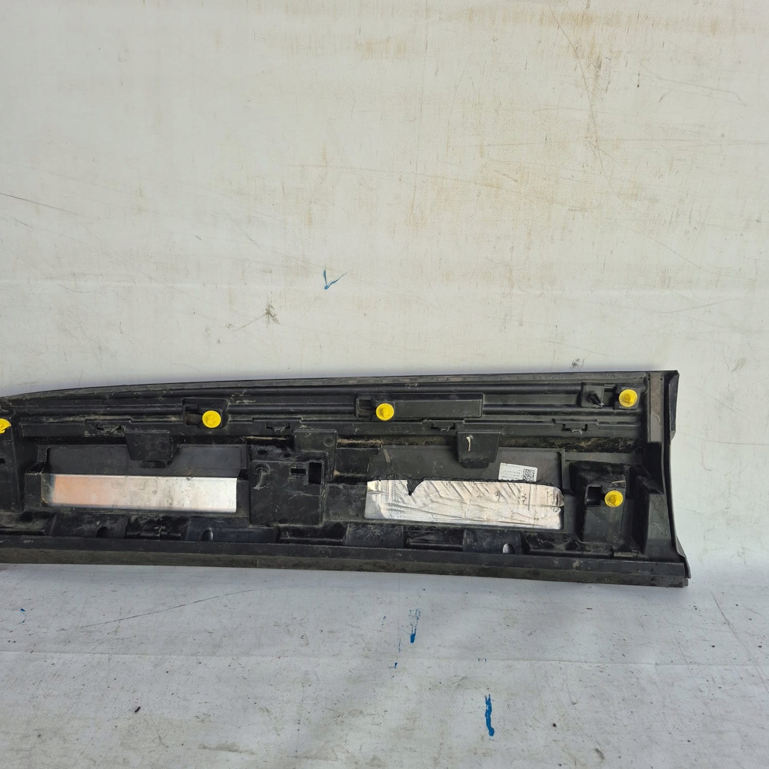 AUDI Q4 E-TRON 4KE moulding door right front front 4KE853960