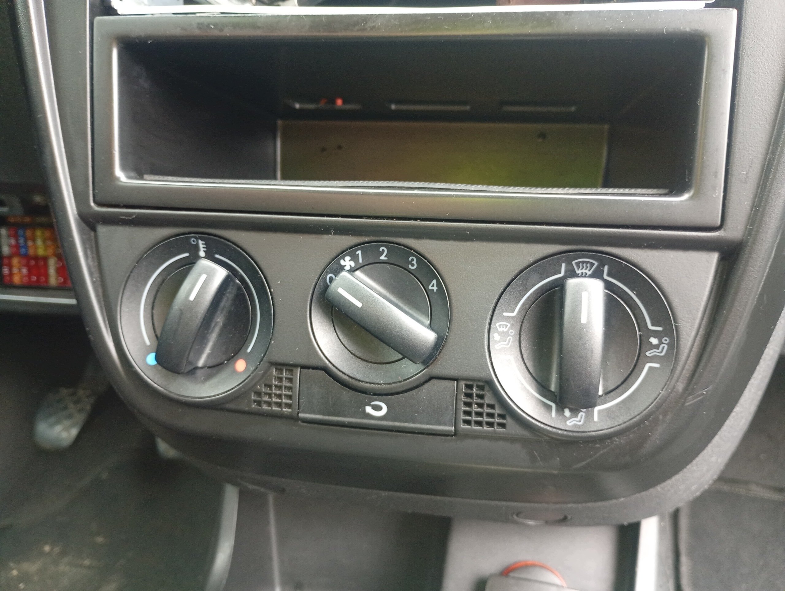 Panel switch regulacja air conditioning devices ogrzewania VW Fox 05-11