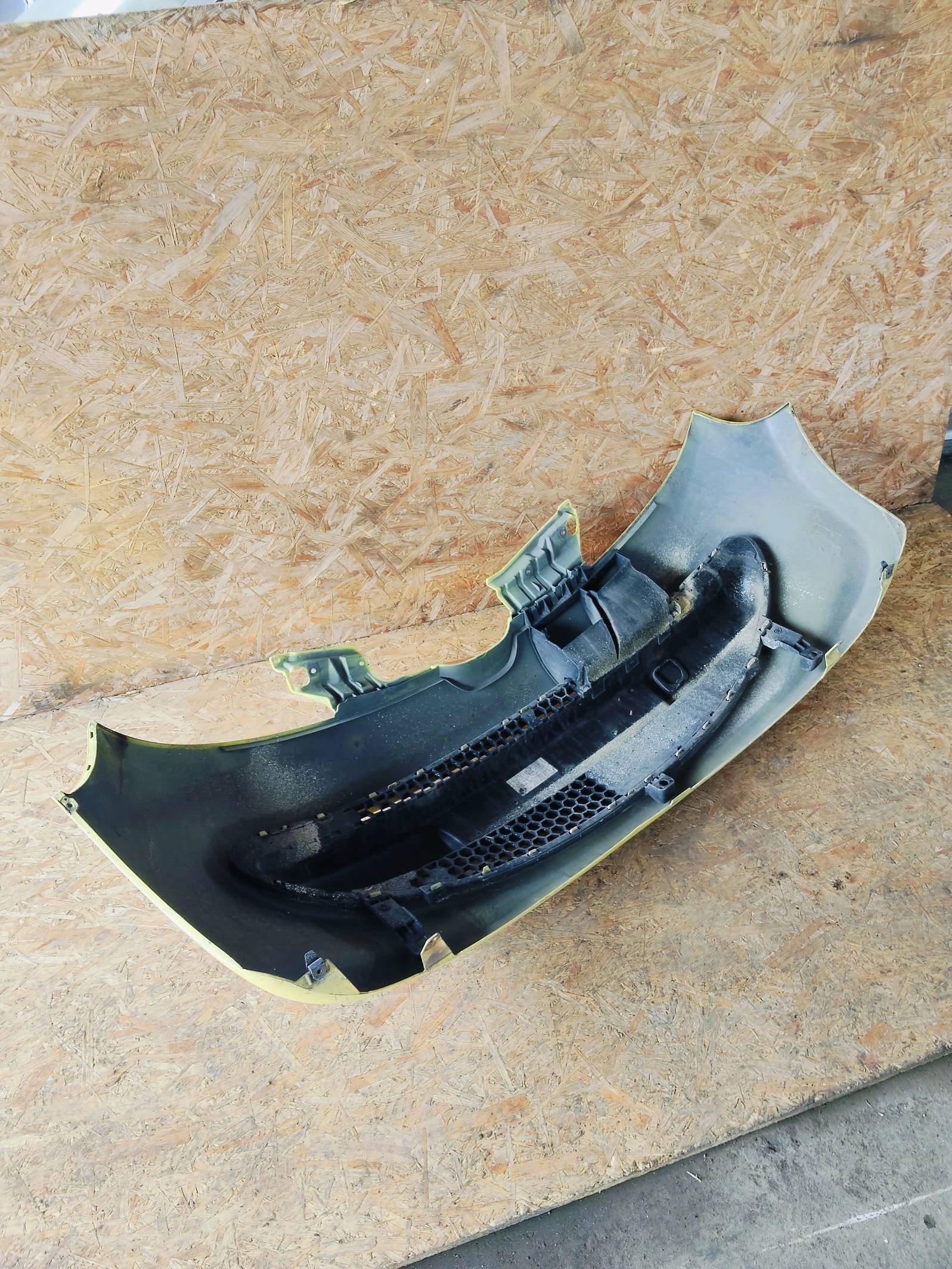 bumper front front Peugeot 107 3D 1.0 KBL