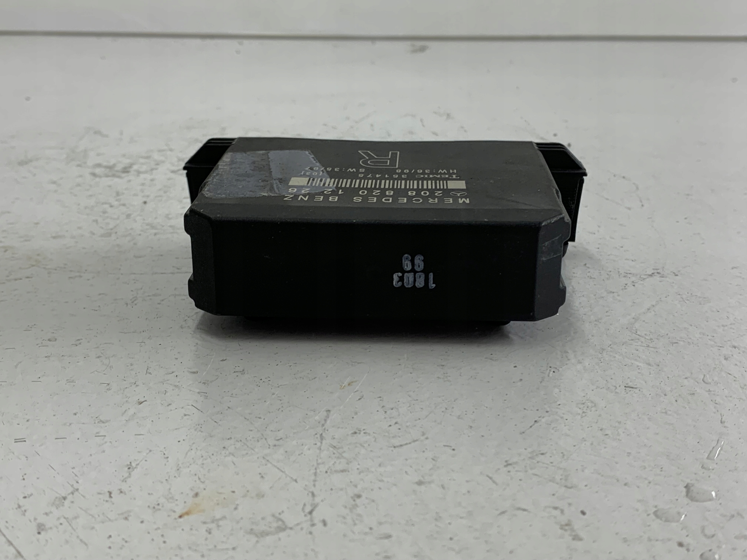 MERCEDES CLK W208 module door right front 2088201226