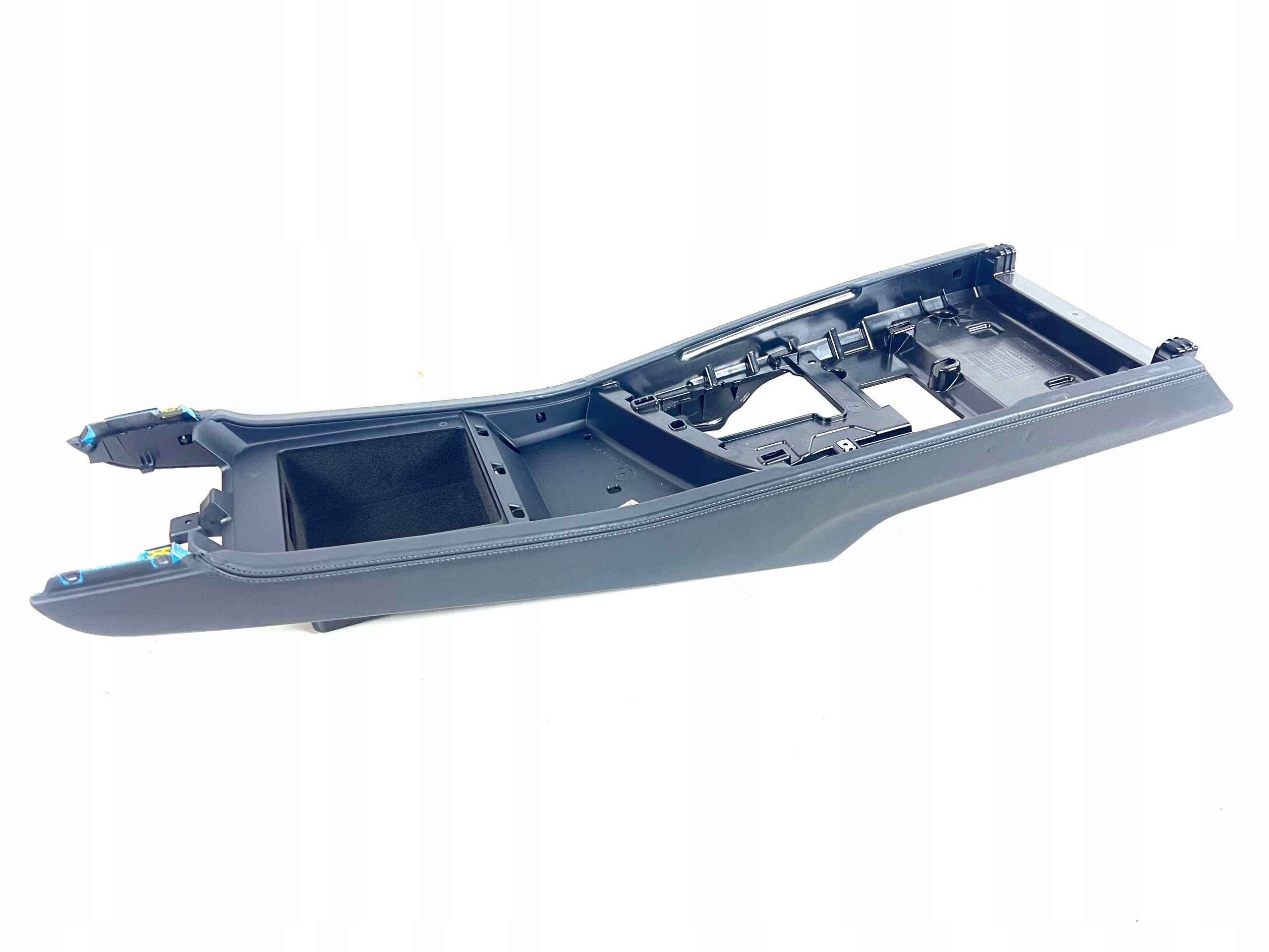 Средний туннель черная кожа AUDI Q7 4M 4M1863244