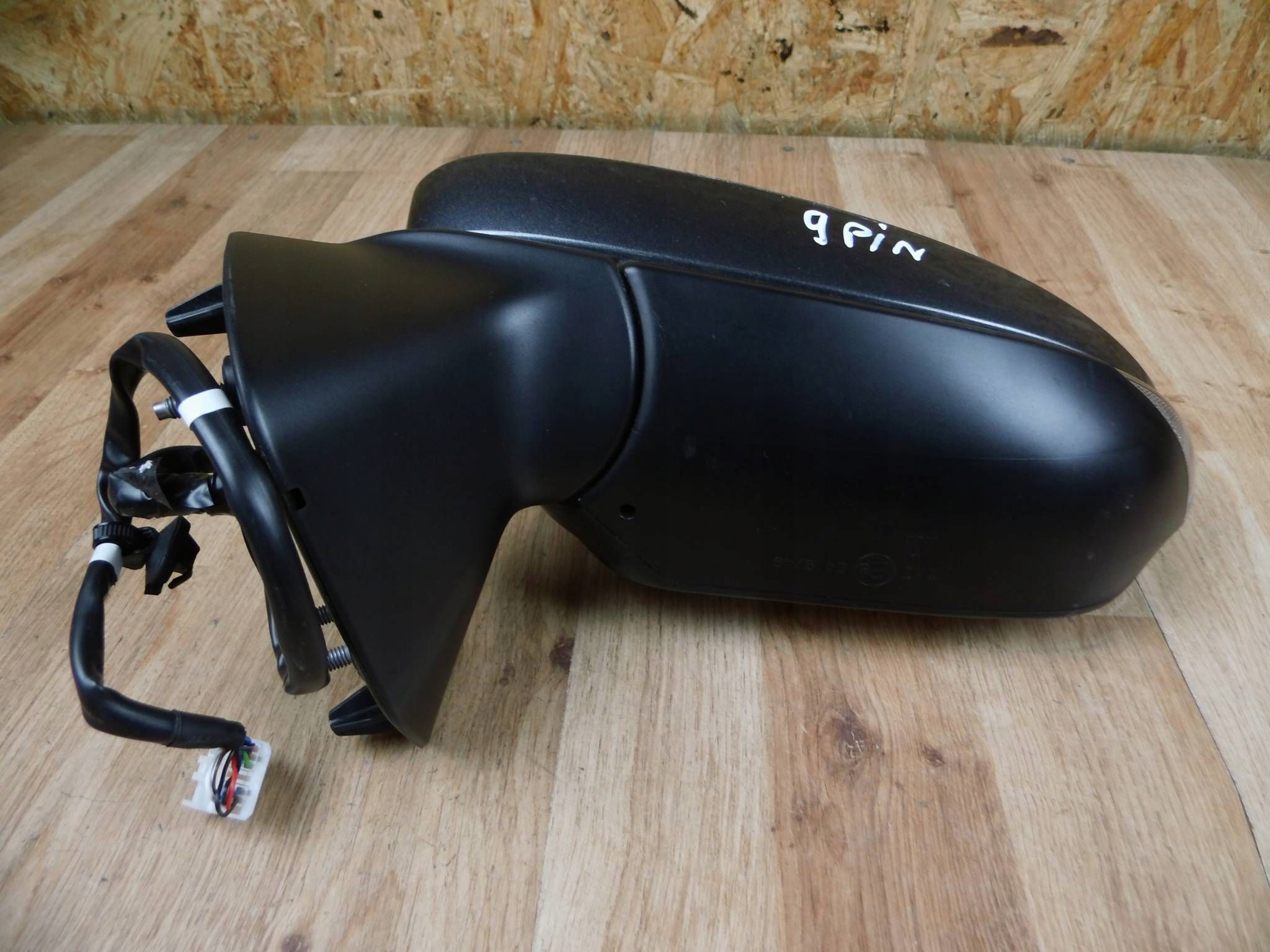 Toyota Yaris Cross 2020-2025 mirror left 9-PIN