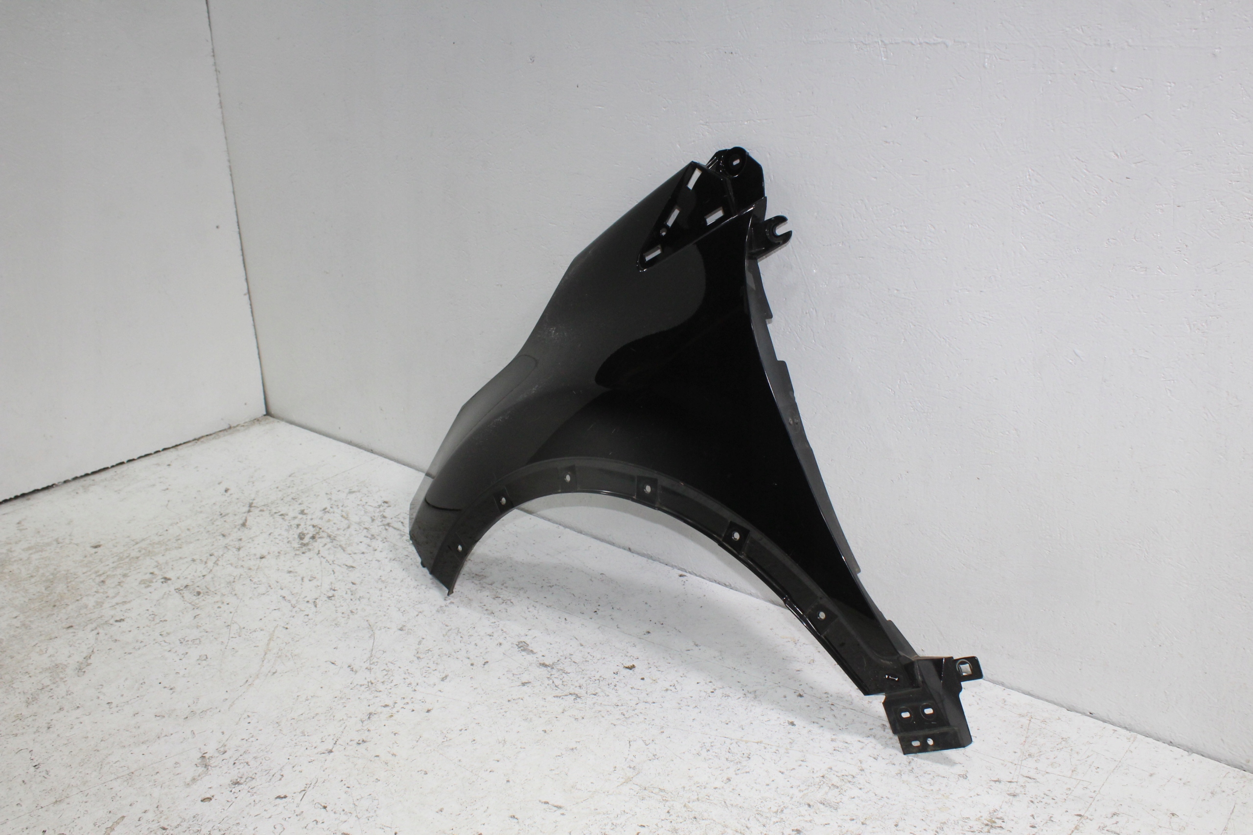Renault Captur fender left front front 631018998R