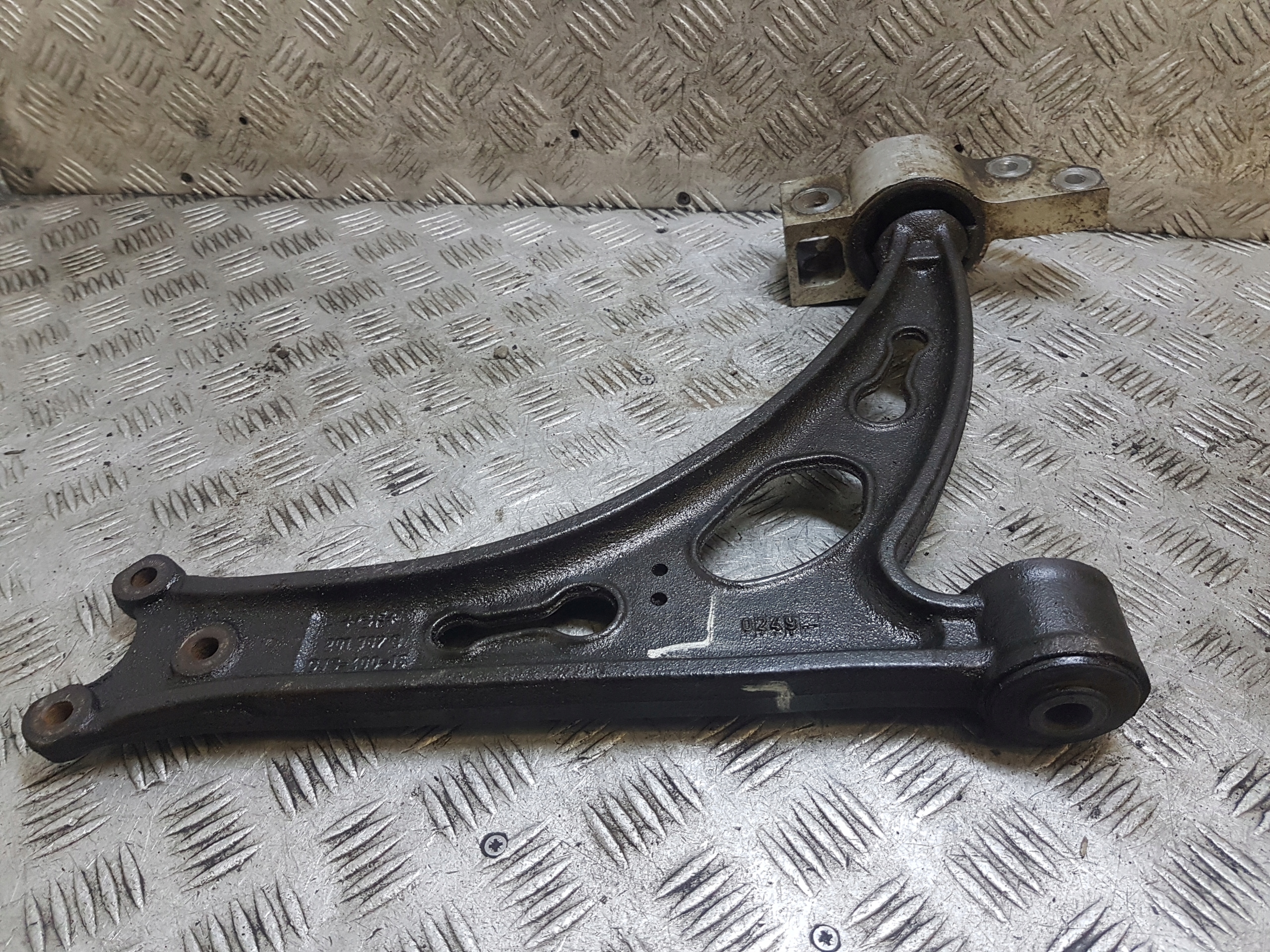 arm left front AUDI A3 8P 1K0407153G