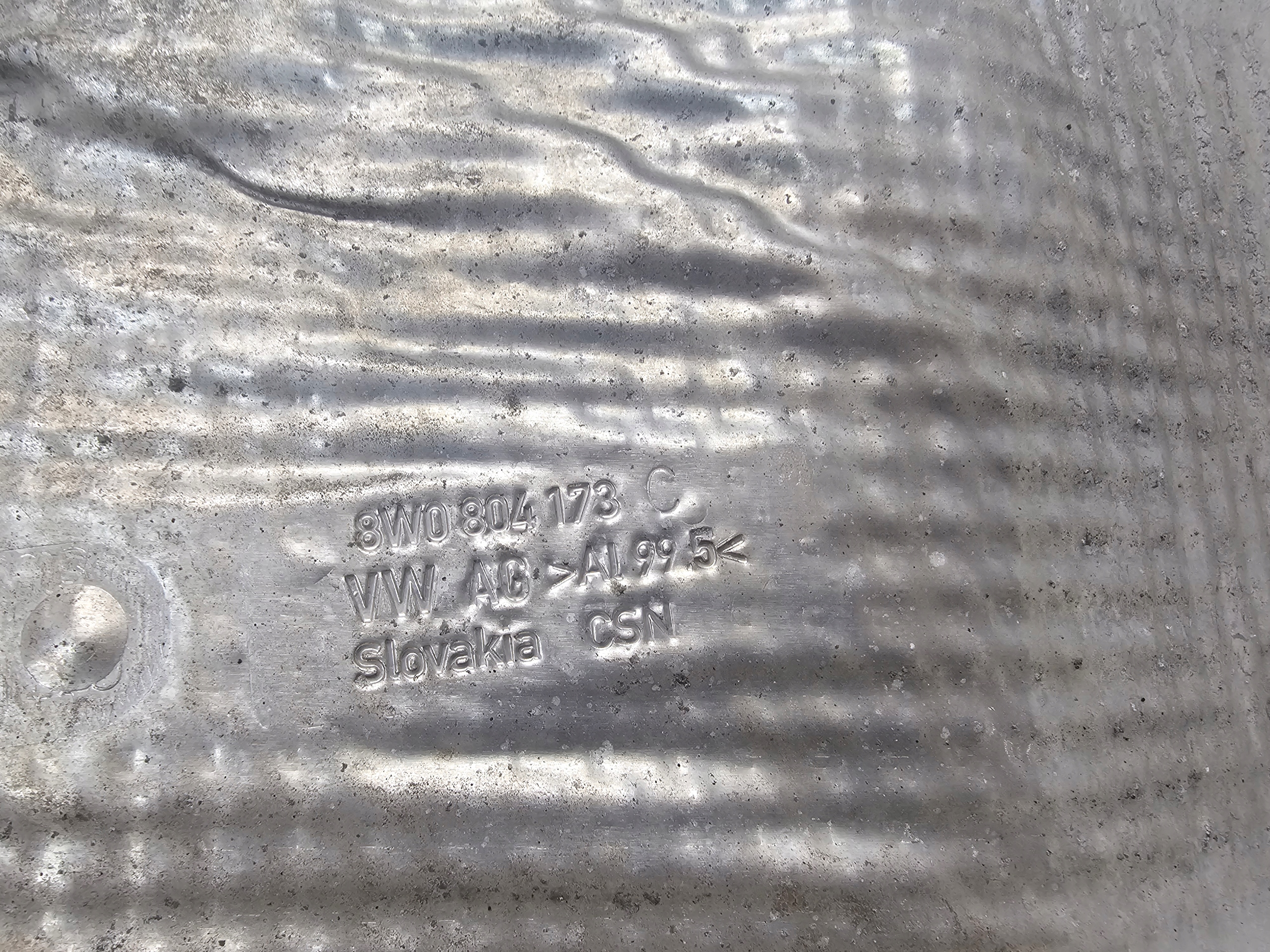 BLENDE ABDECKUNG TERMICZNA LINKS HECK AUDI A4 B9 8W0804173C