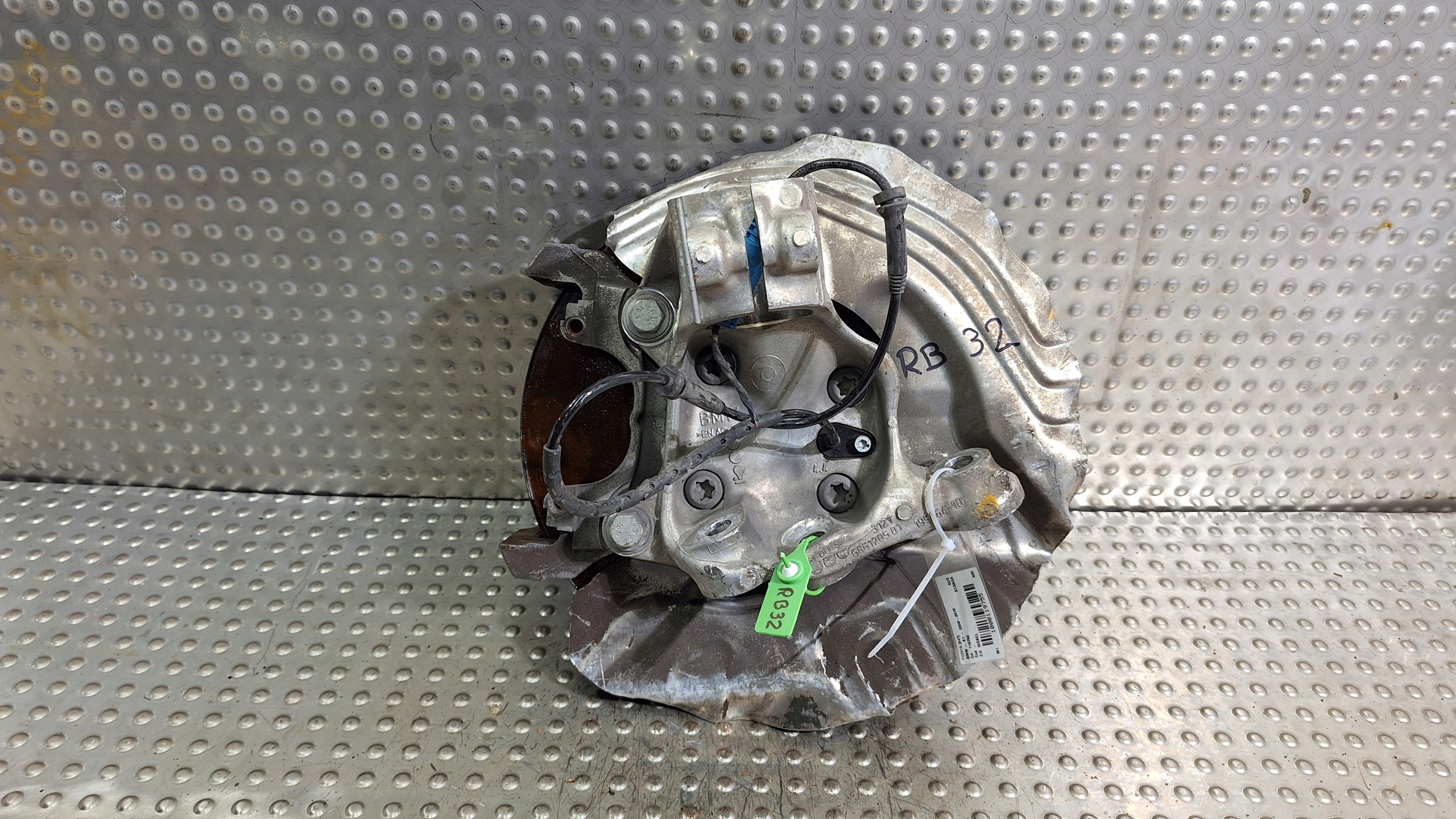 otoč levý předek 6861205 BMW X1 E84 2009-2015