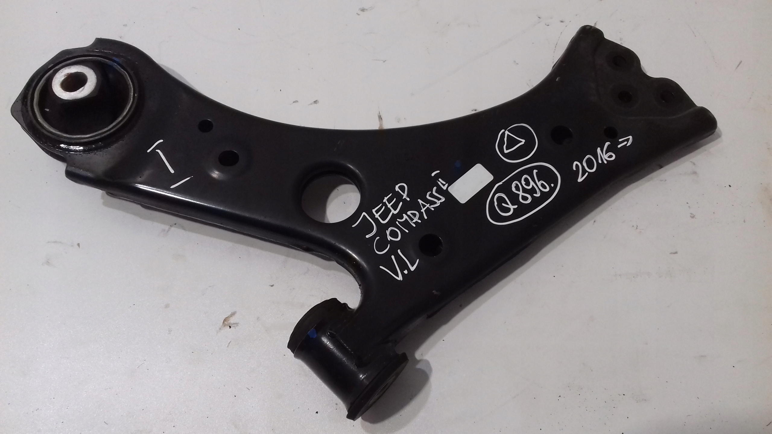 JEEP COMPASS II arm front left front 2016