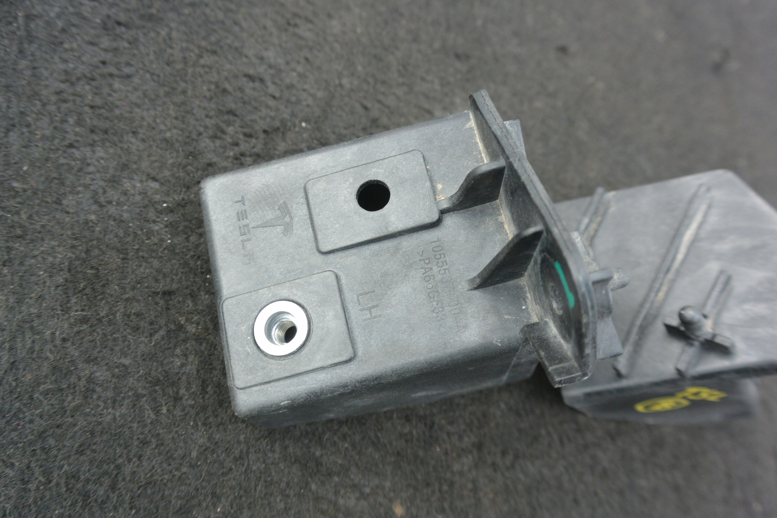 bumper bracket rear part right left TESLA MODEL S LIFT