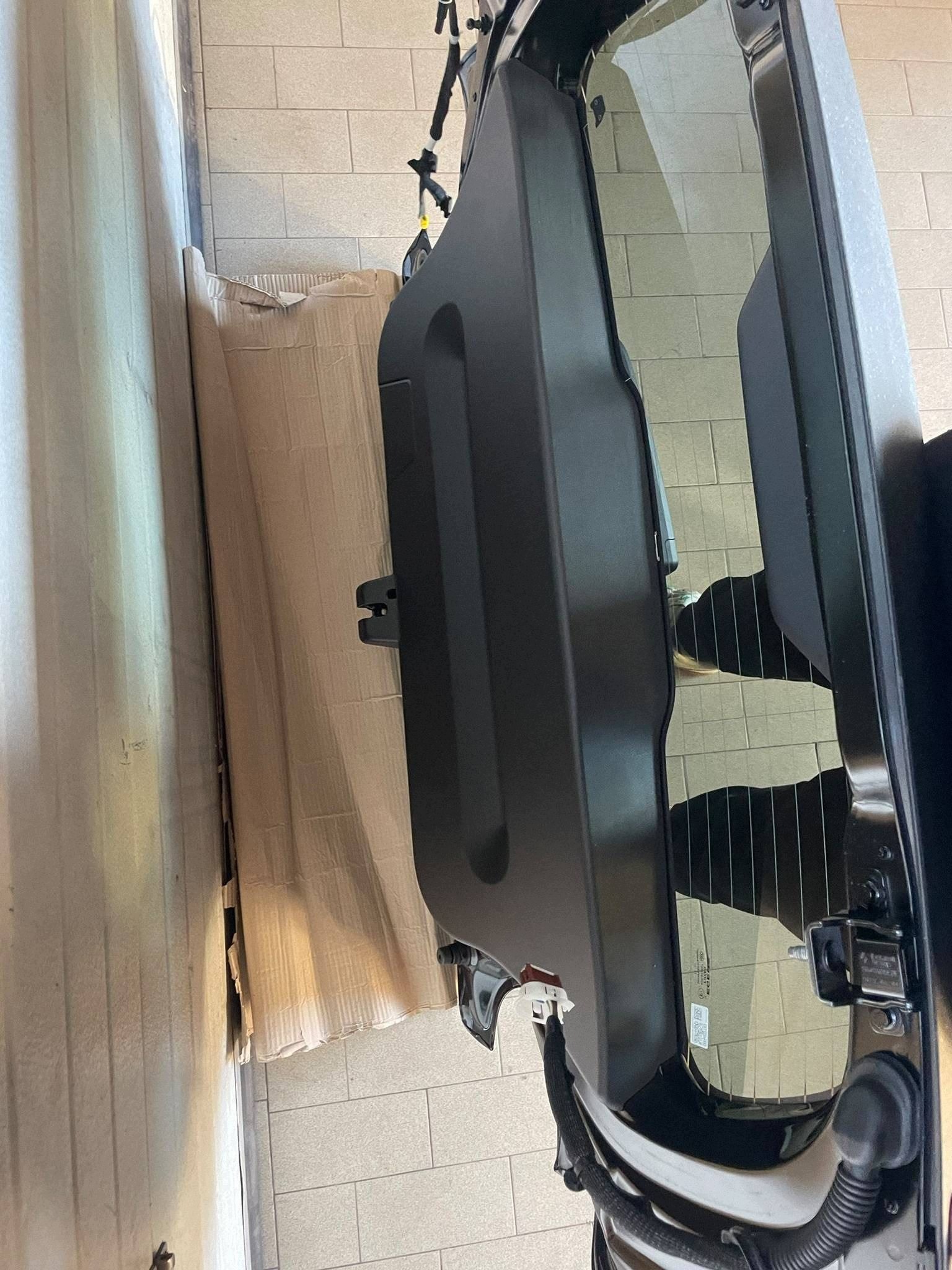 heckklappe kofferraumdeckel abdeckung kofferraum Renault Twingo E-tech elektryk TEGNE w farbe!