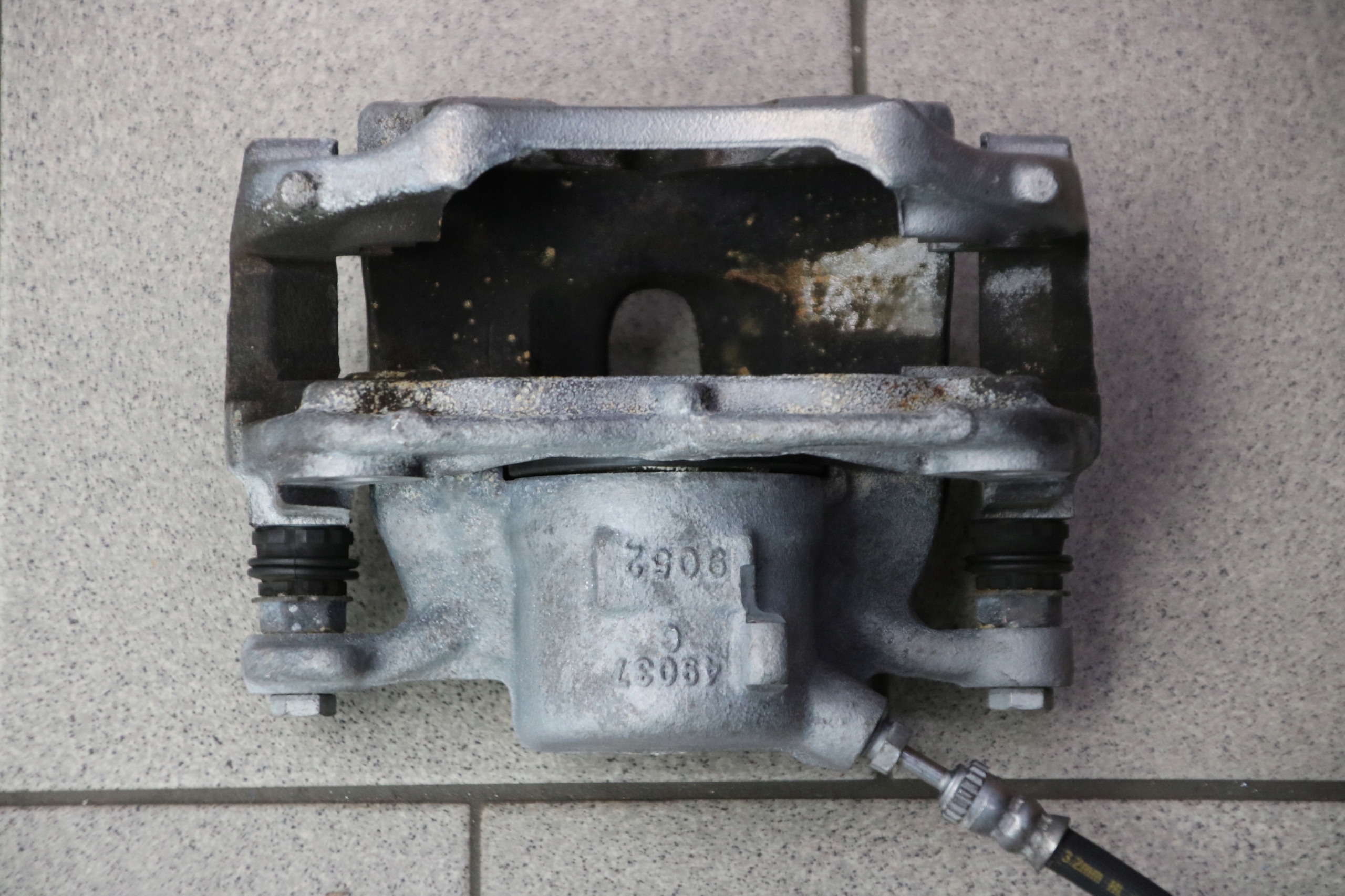 BMW G20 caliper brake left front front 54/24/307