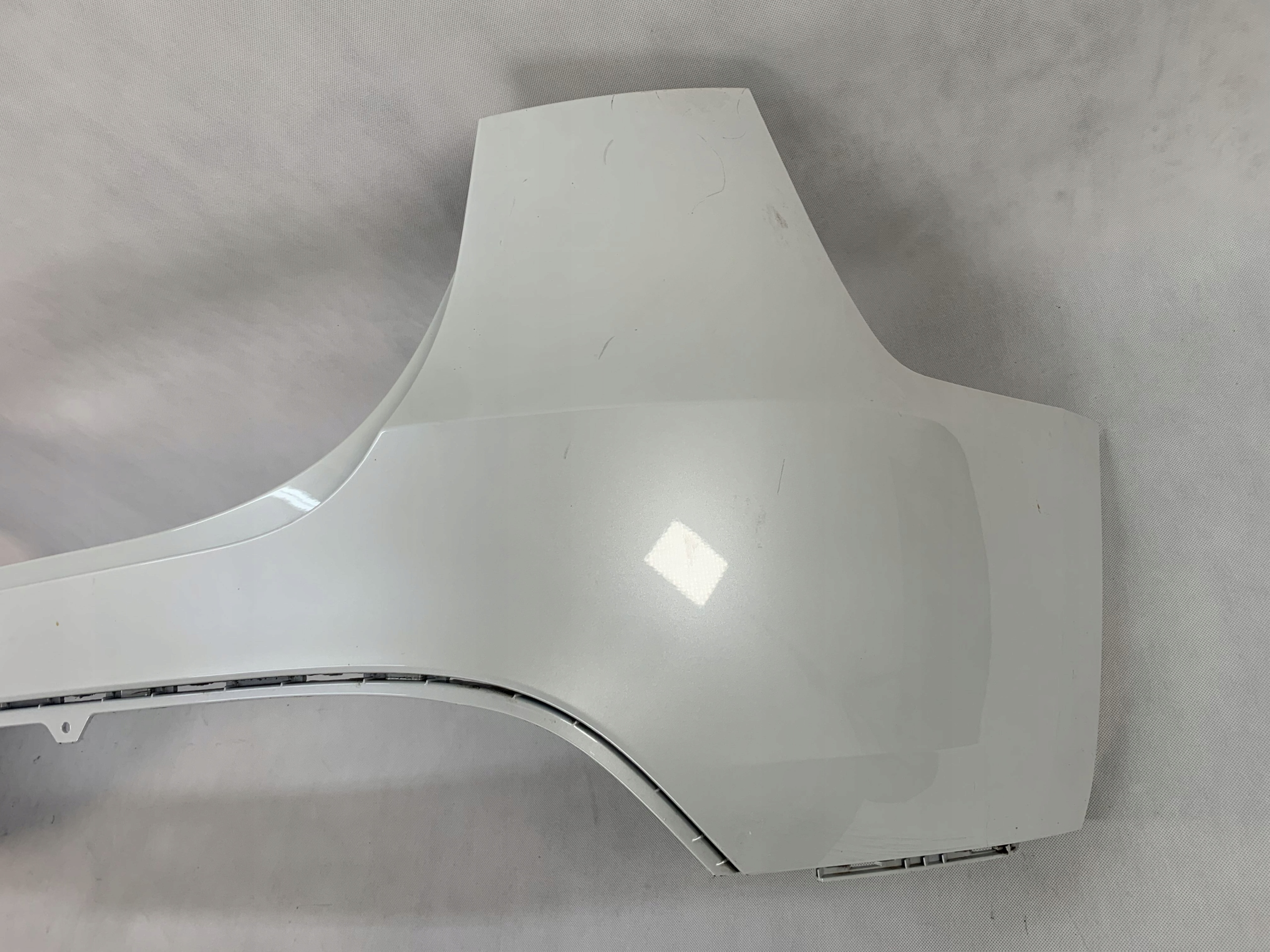 bumper rear Tesla Model Y 19r 2019 35144 09.25